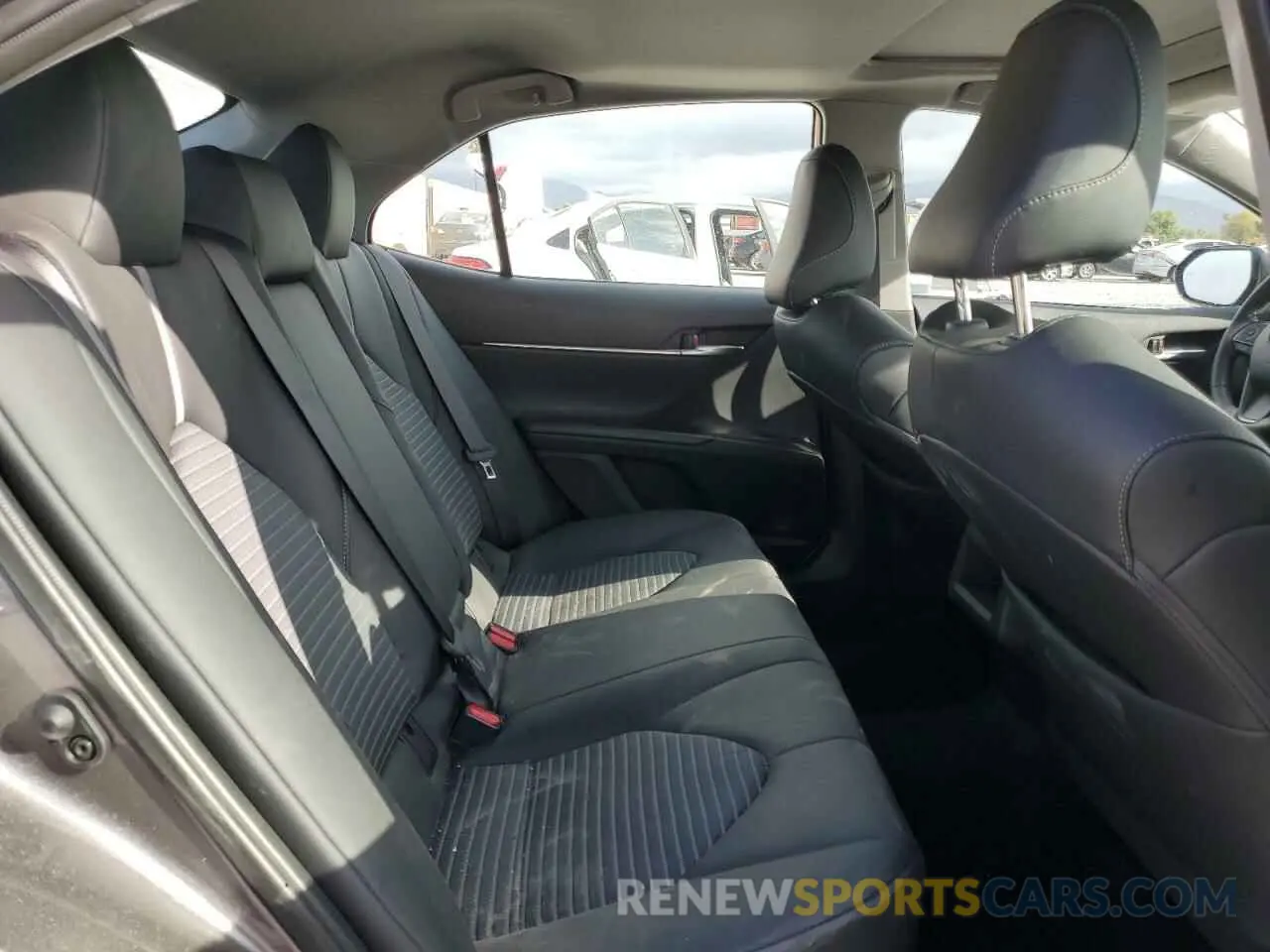 10 fotografías del automóvil dañado 4T1G11AK8RU227357 TOYOTA CAMRY 2024