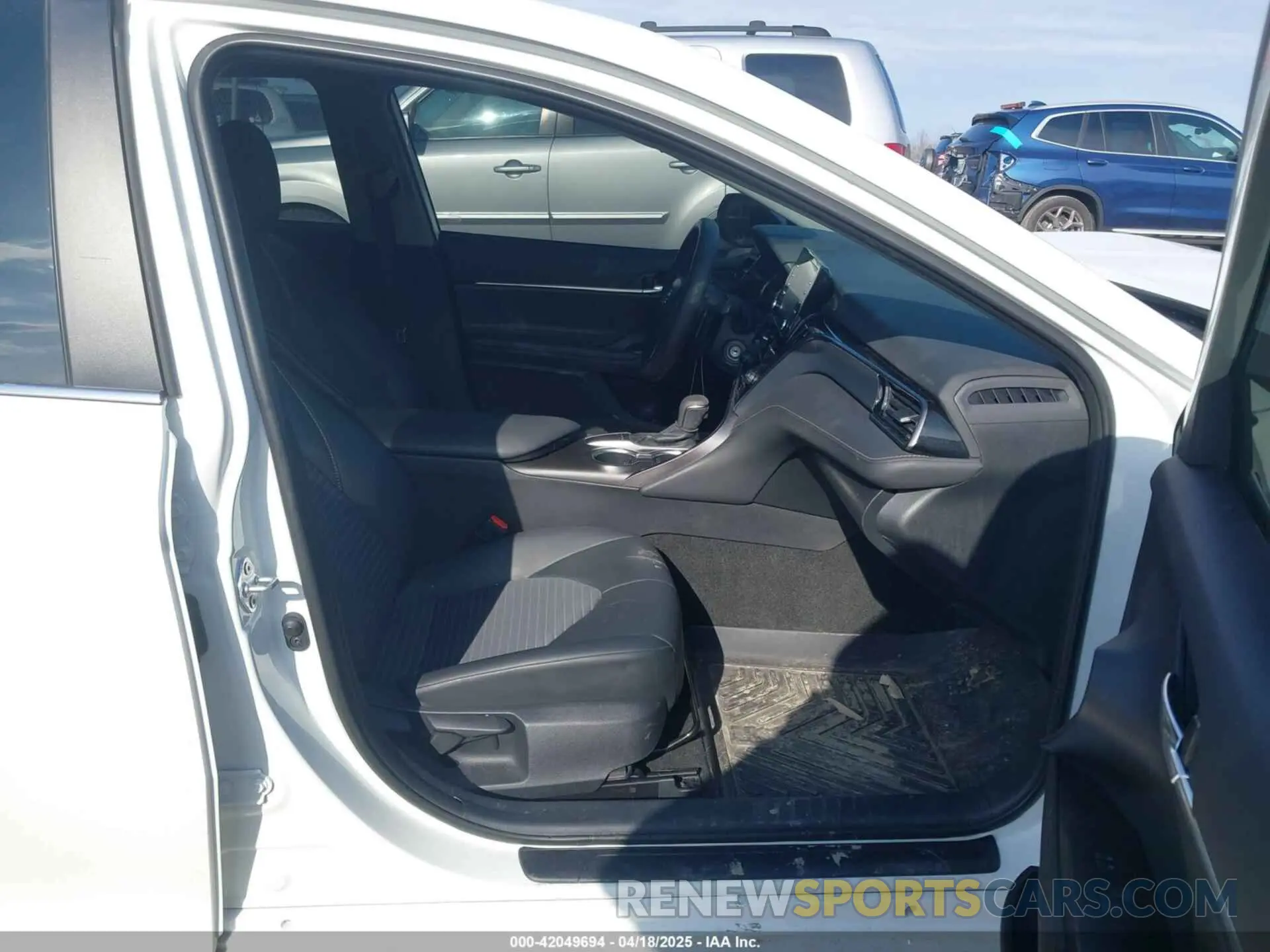 5 fotografías del automóvil dañado 4T1G11AK8RU238682 TOYOTA CAMRY 2024