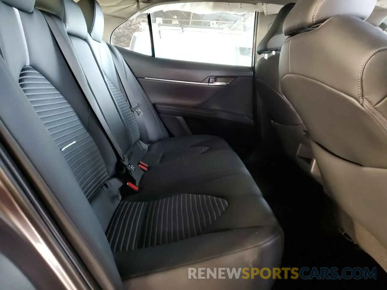 10 fotografías del automóvil dañado 4T1G11AK8RU262397 TOYOTA CAMRY 2024