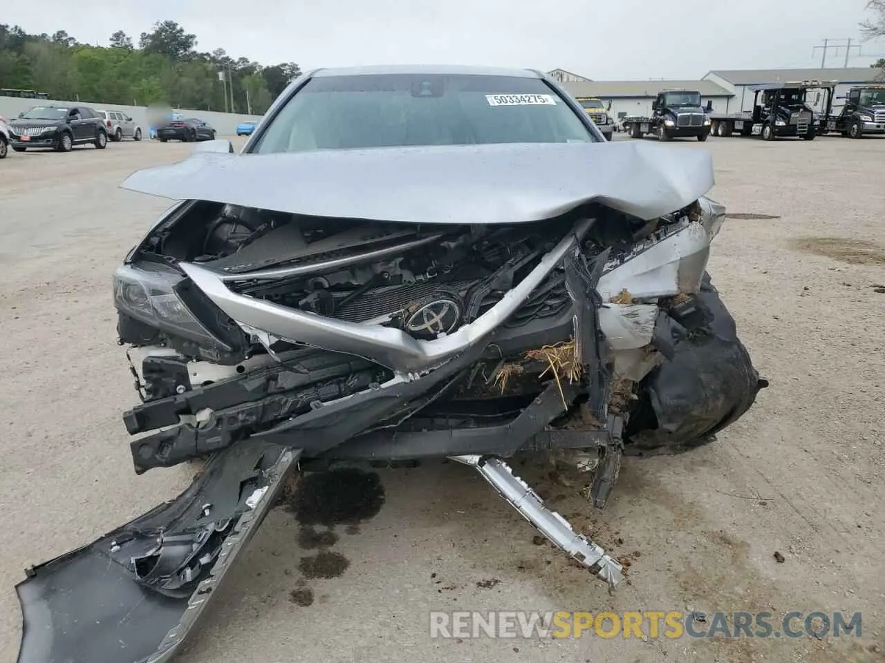 5 fotografías del automóvil dañado 4T1G11AK8RU850042 TOYOTA CAMRY 2024