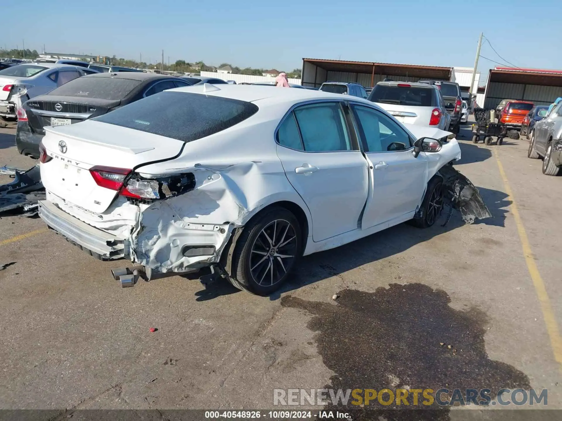 4 fotografías del automóvil dañado 4T1G11AK8RU851028 TOYOTA CAMRY 2024