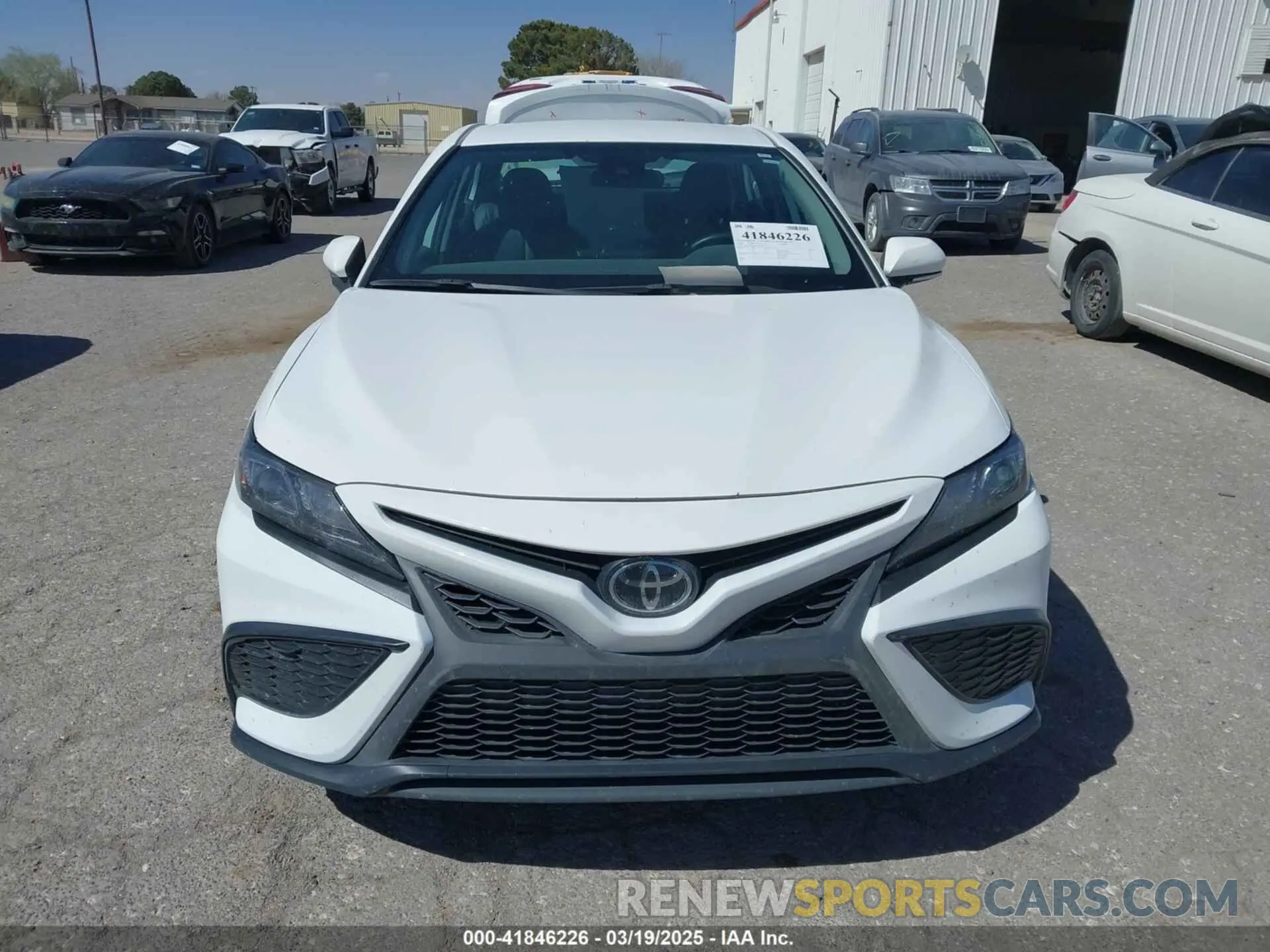 12 fotografías del automóvil dañado 4T1G11AK8RU860358 TOYOTA CAMRY 2024