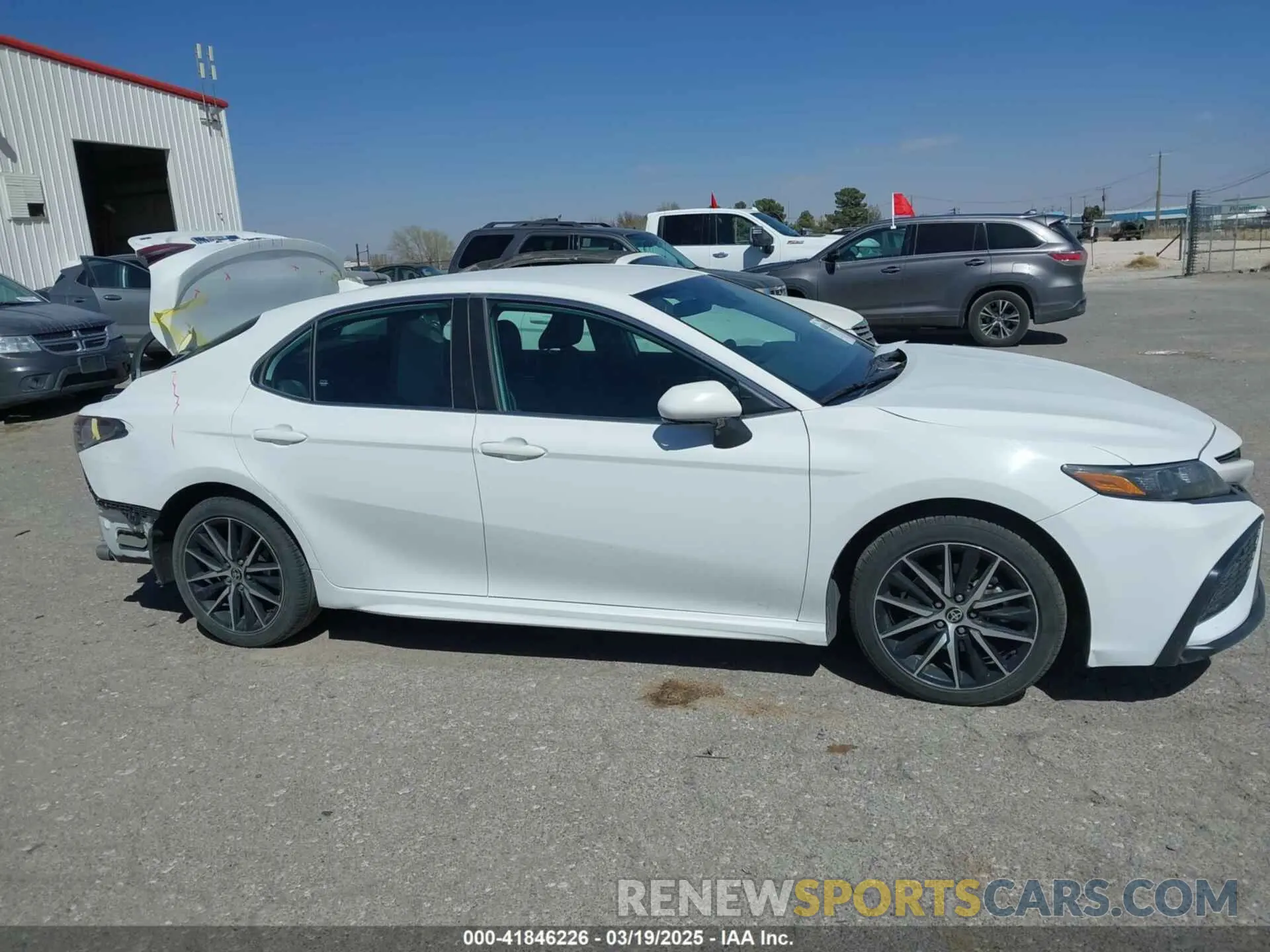 13 fotografías del automóvil dañado 4T1G11AK8RU860358 TOYOTA CAMRY 2024