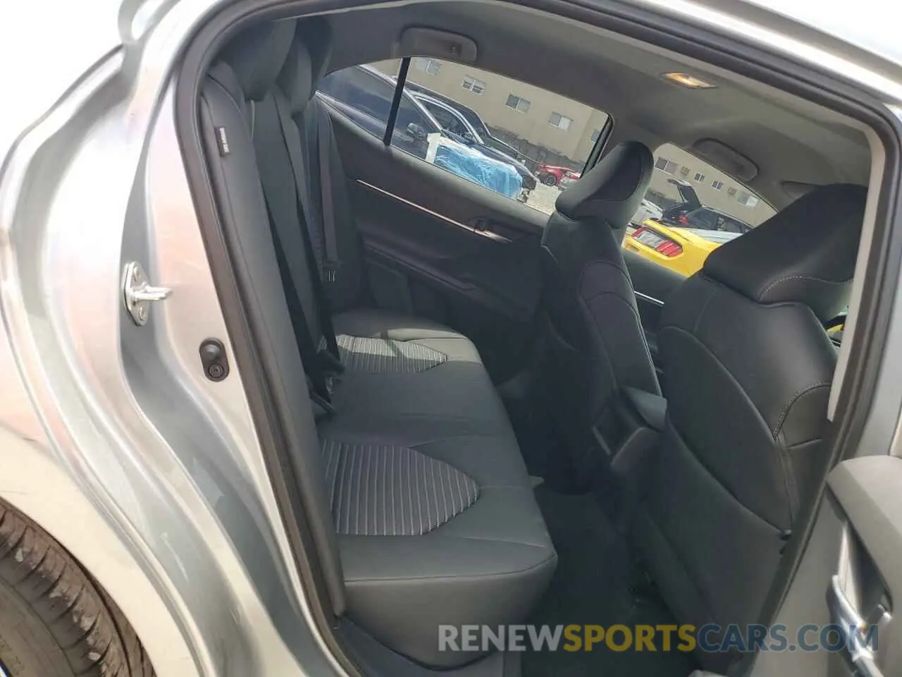 10 fotografías del automóvil dañado 4T1G11AK8RU885910 TOYOTA CAMRY 2024
