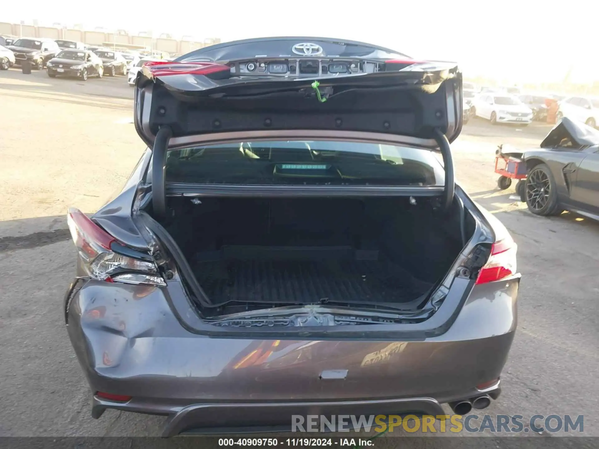 16 fotografías del automóvil dañado 4T1G11AK8RU887561 TOYOTA CAMRY 2024