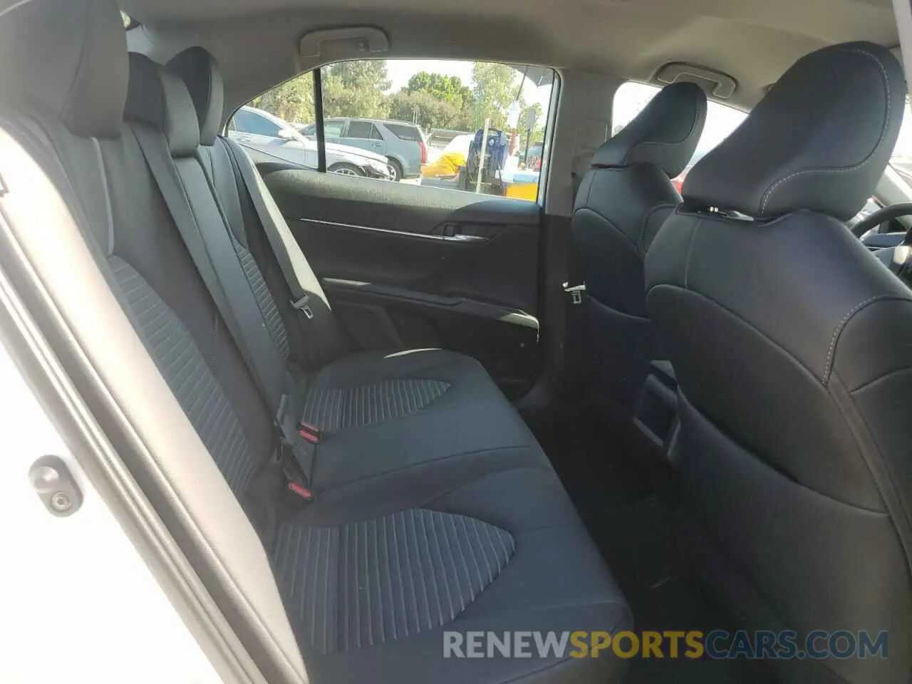 10 fotografías del automóvil dañado 4T1G11AK8RU909378 TOYOTA CAMRY 2024