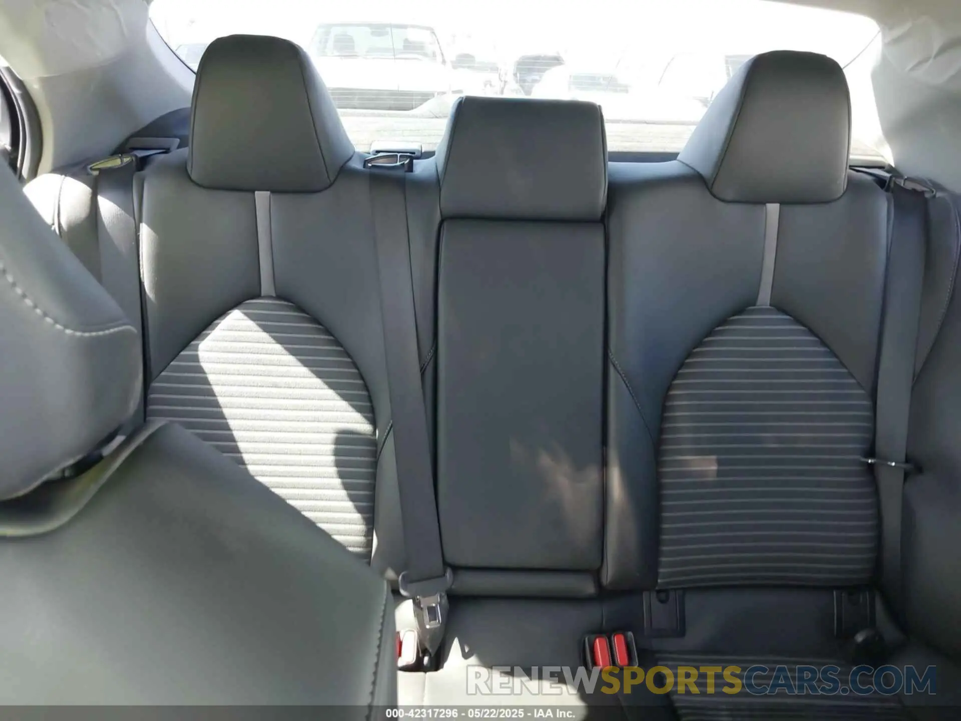 8 fotografías del automóvil dañado 4T1G11AK9RU213659 TOYOTA CAMRY 2024