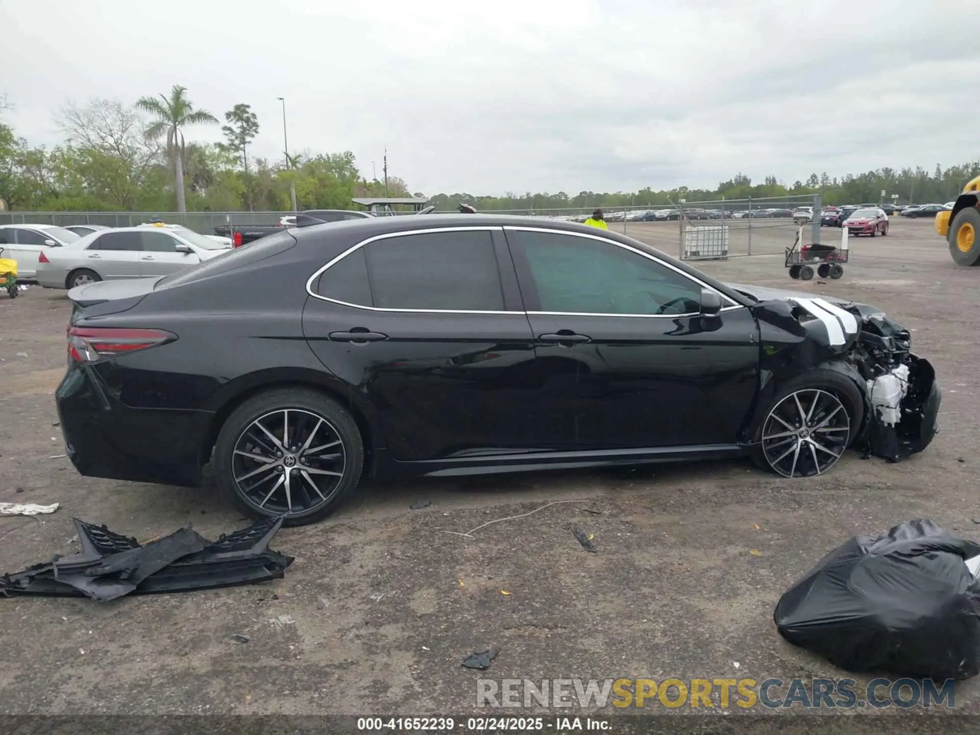 13 fotografías del automóvil dañado 4T1G11AK9RU236794 TOYOTA CAMRY 2024