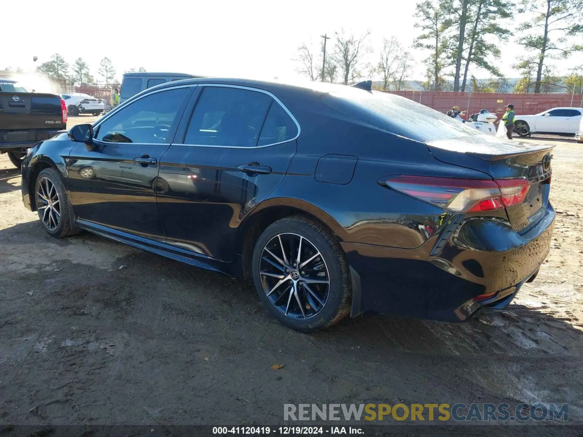 3 fotografías del automóvil dañado 4T1G11AK9RU243387 TOYOTA CAMRY 2024