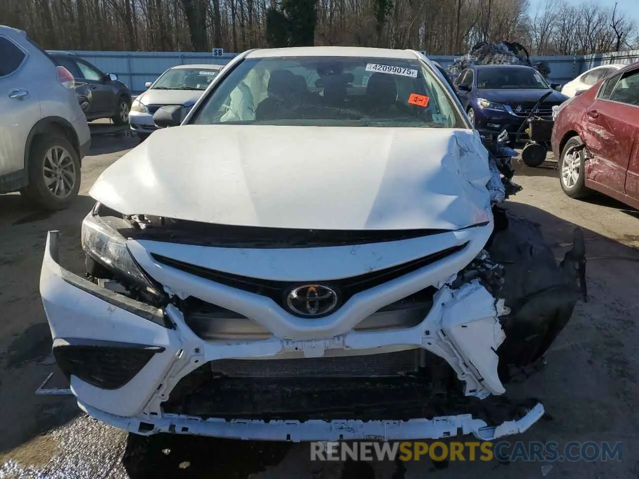5 fotografías del automóvil dañado 4T1G11AK9RU253031 TOYOTA CAMRY 2024