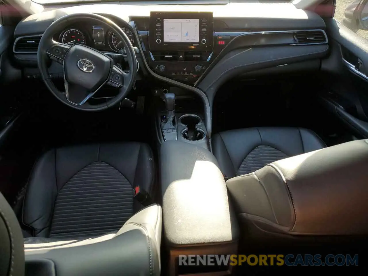 8 fotografías del automóvil dañado 4T1G11AK9RU847831 TOYOTA CAMRY 2024