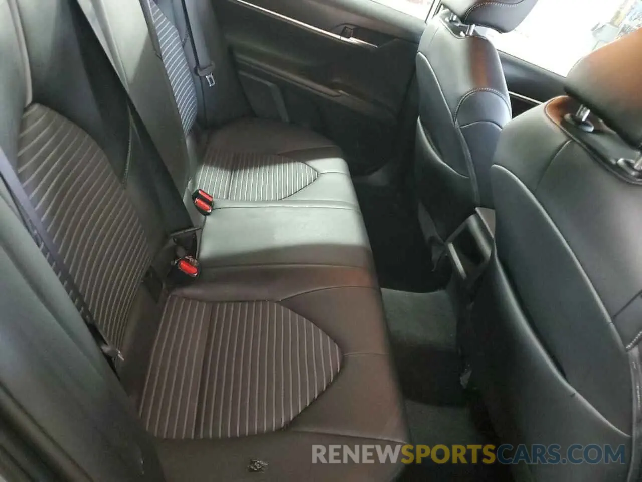 10 fotografías del automóvil dañado 4T1G11AK9RU855489 TOYOTA CAMRY 2024