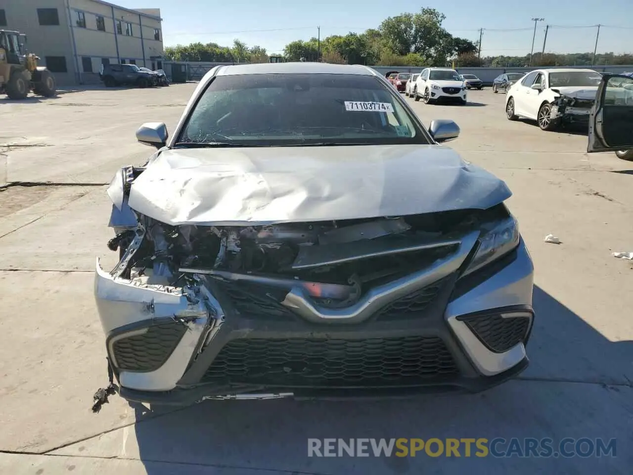 5 fotografías del automóvil dañado 4T1G11AK9RU858750 TOYOTA CAMRY 2024