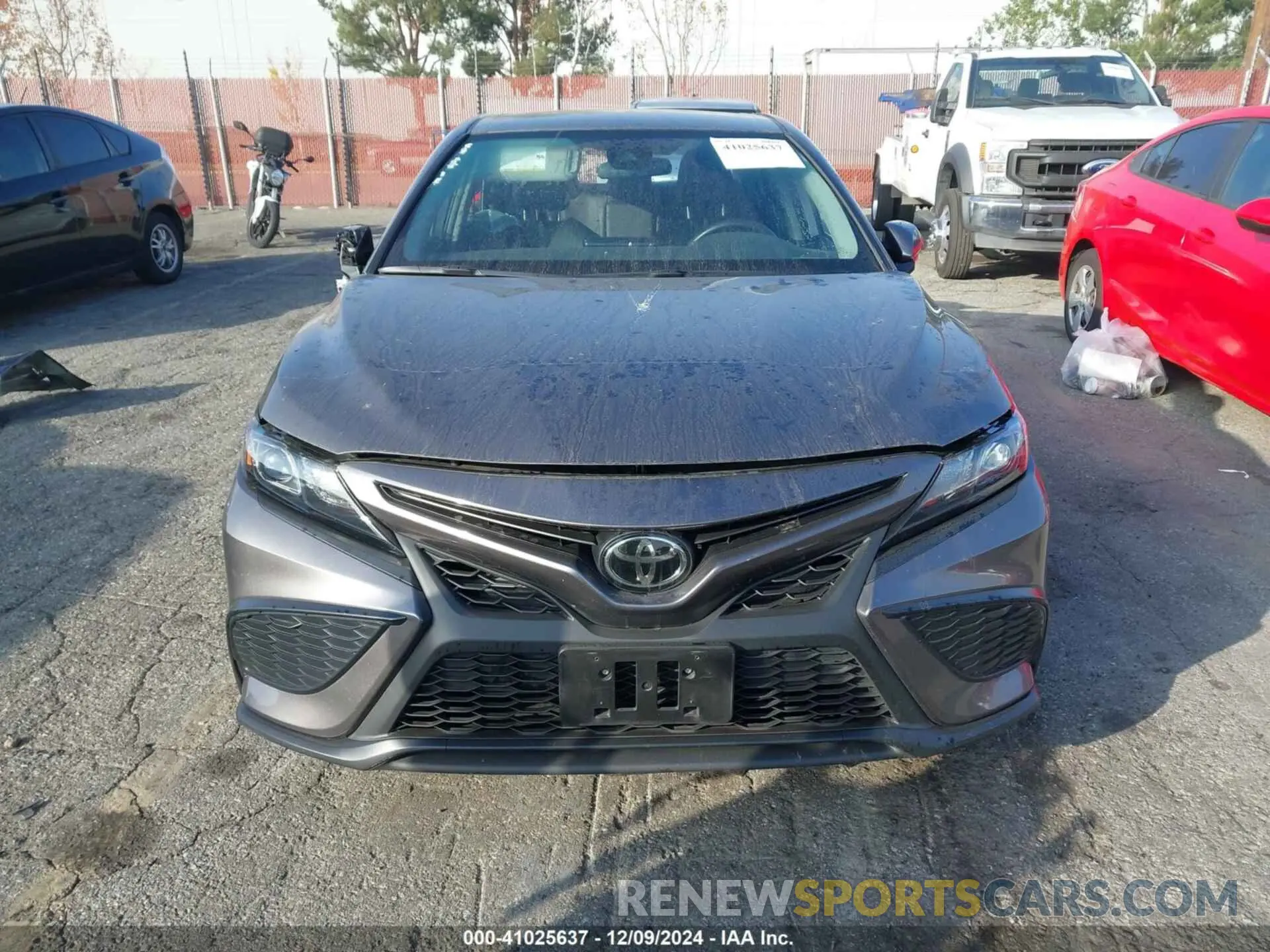 13 fotografías del automóvil dañado 4T1G11AK9RU883843 TOYOTA CAMRY 2024