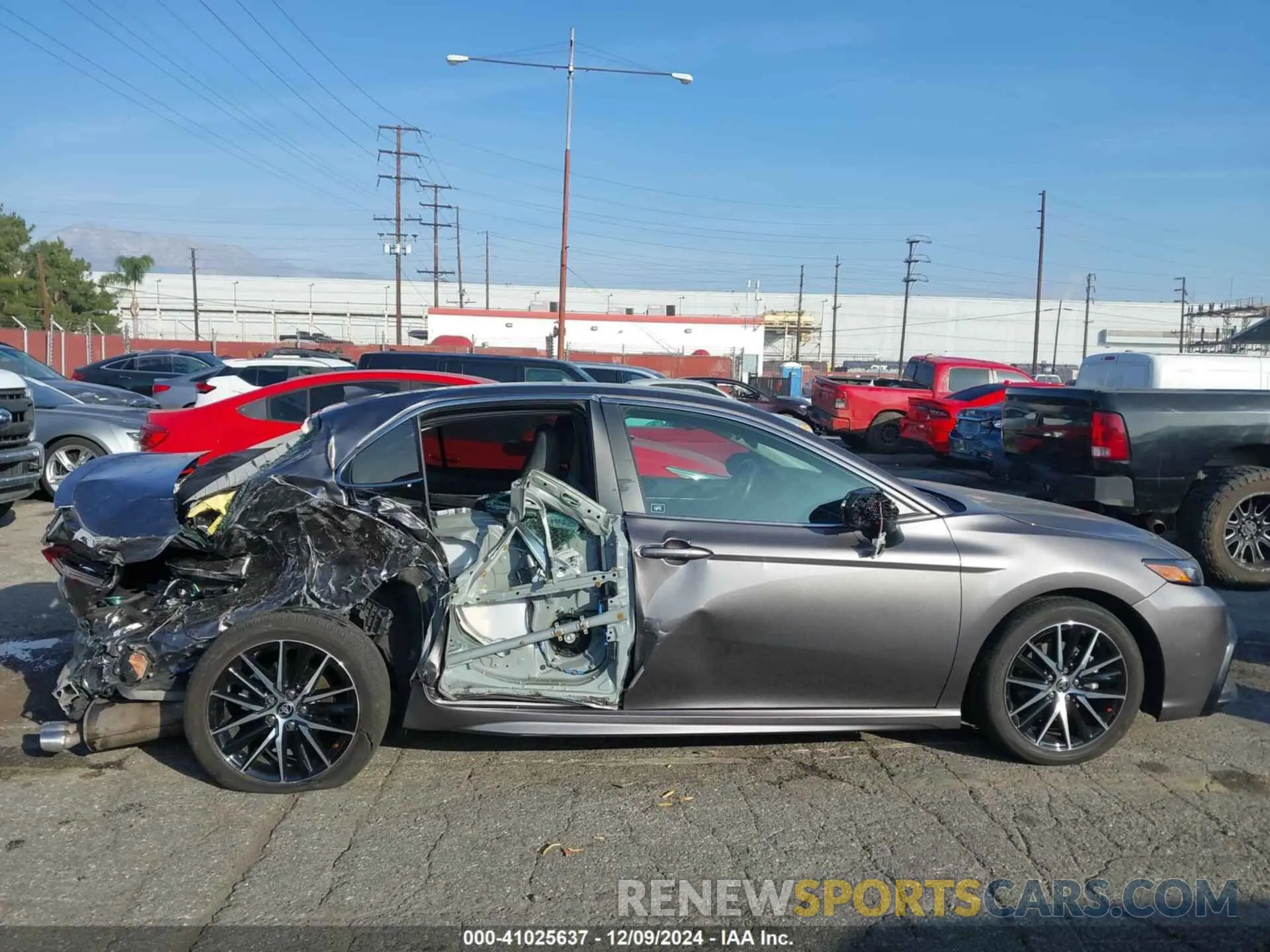 18 fotografías del automóvil dañado 4T1G11AK9RU883843 TOYOTA CAMRY 2024