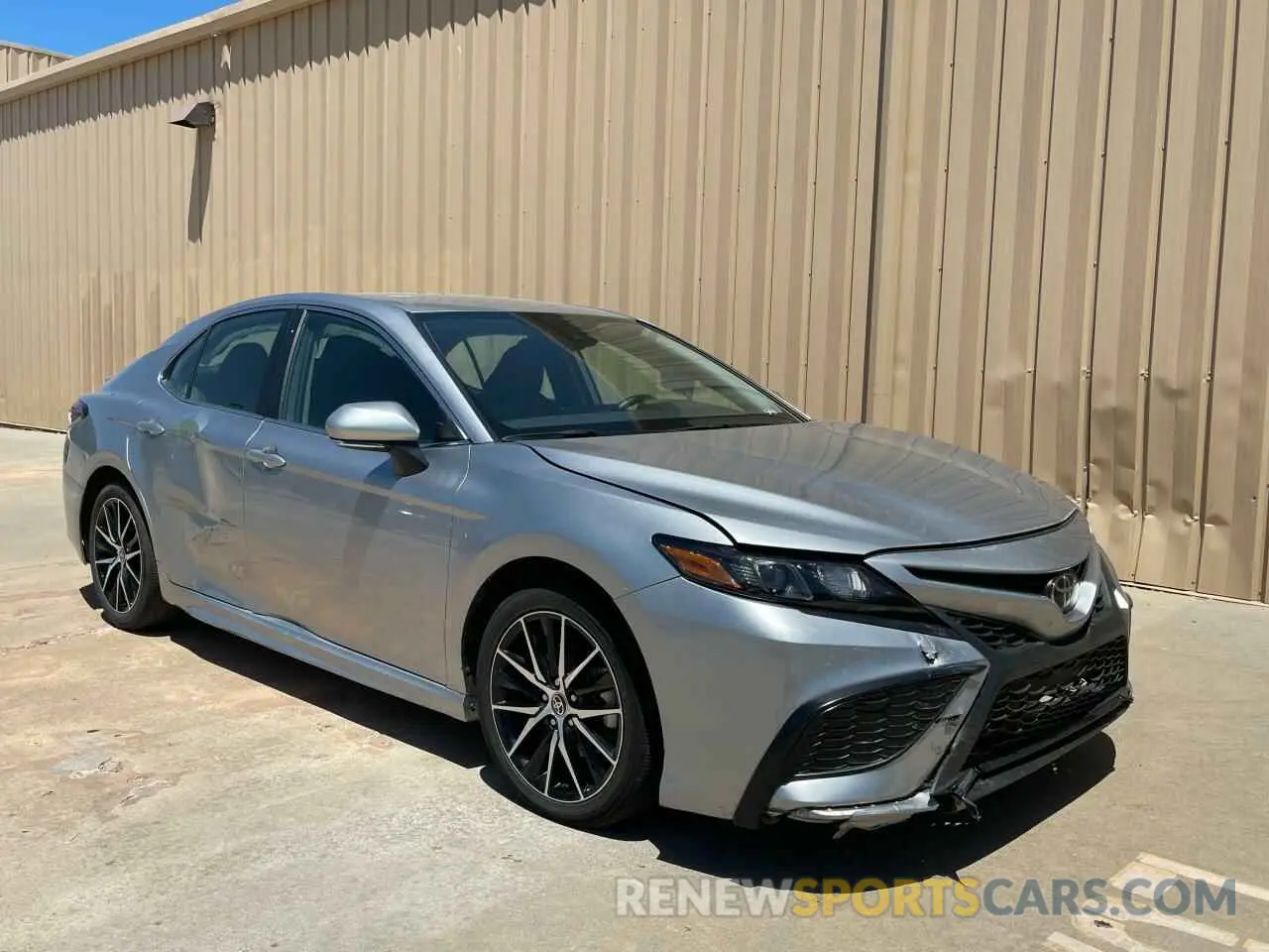 1 fotografías del automóvil dañado 4T1G11AK9RU906148 TOYOTA CAMRY 2024