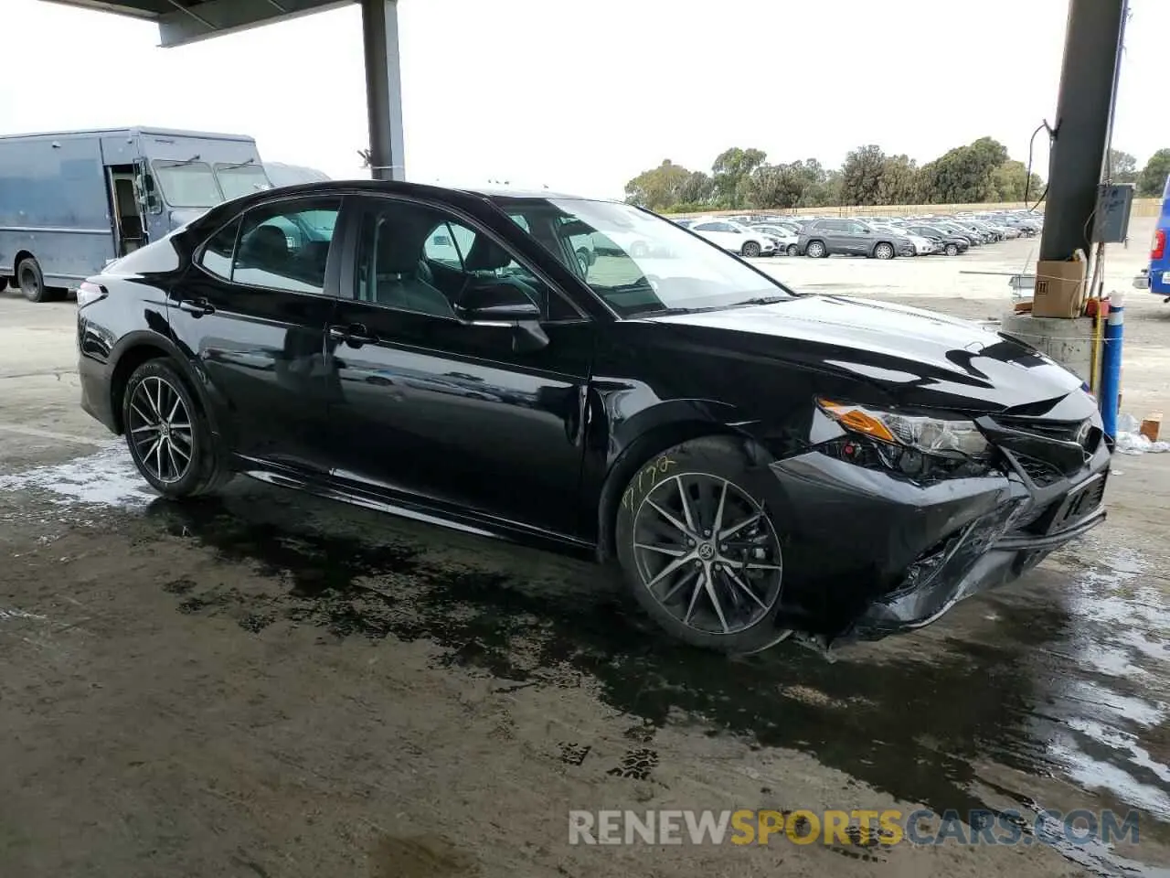4 fotografías del automóvil dañado 4T1G11AK9RU910913 TOYOTA CAMRY 2024