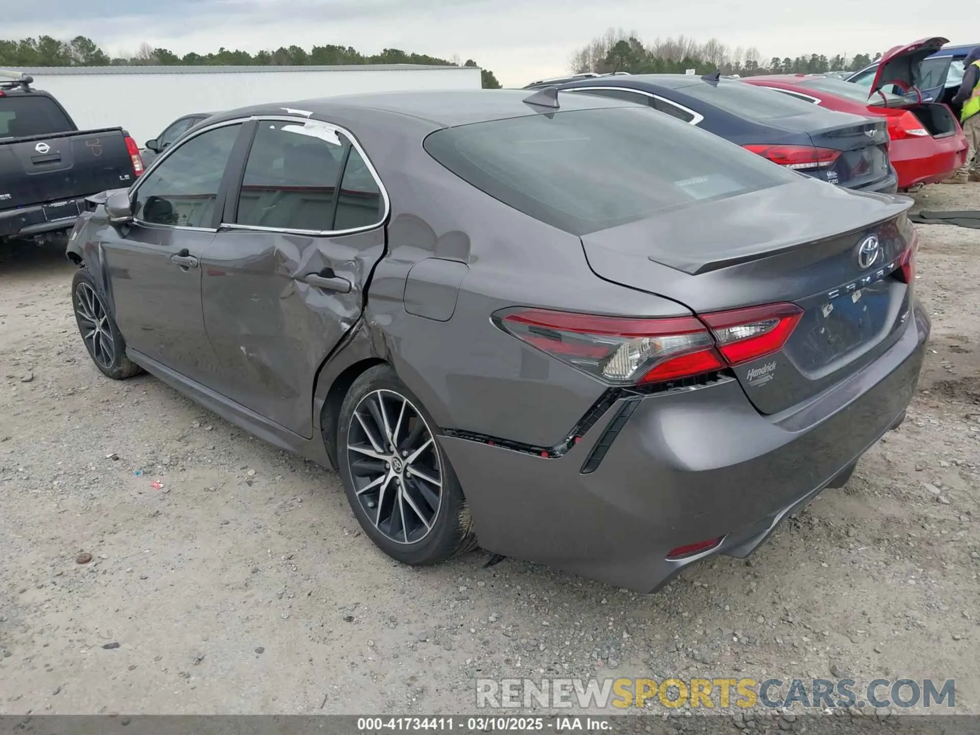3 fotografías del automóvil dañado 4T1G11AK9RU918896 TOYOTA CAMRY 2024