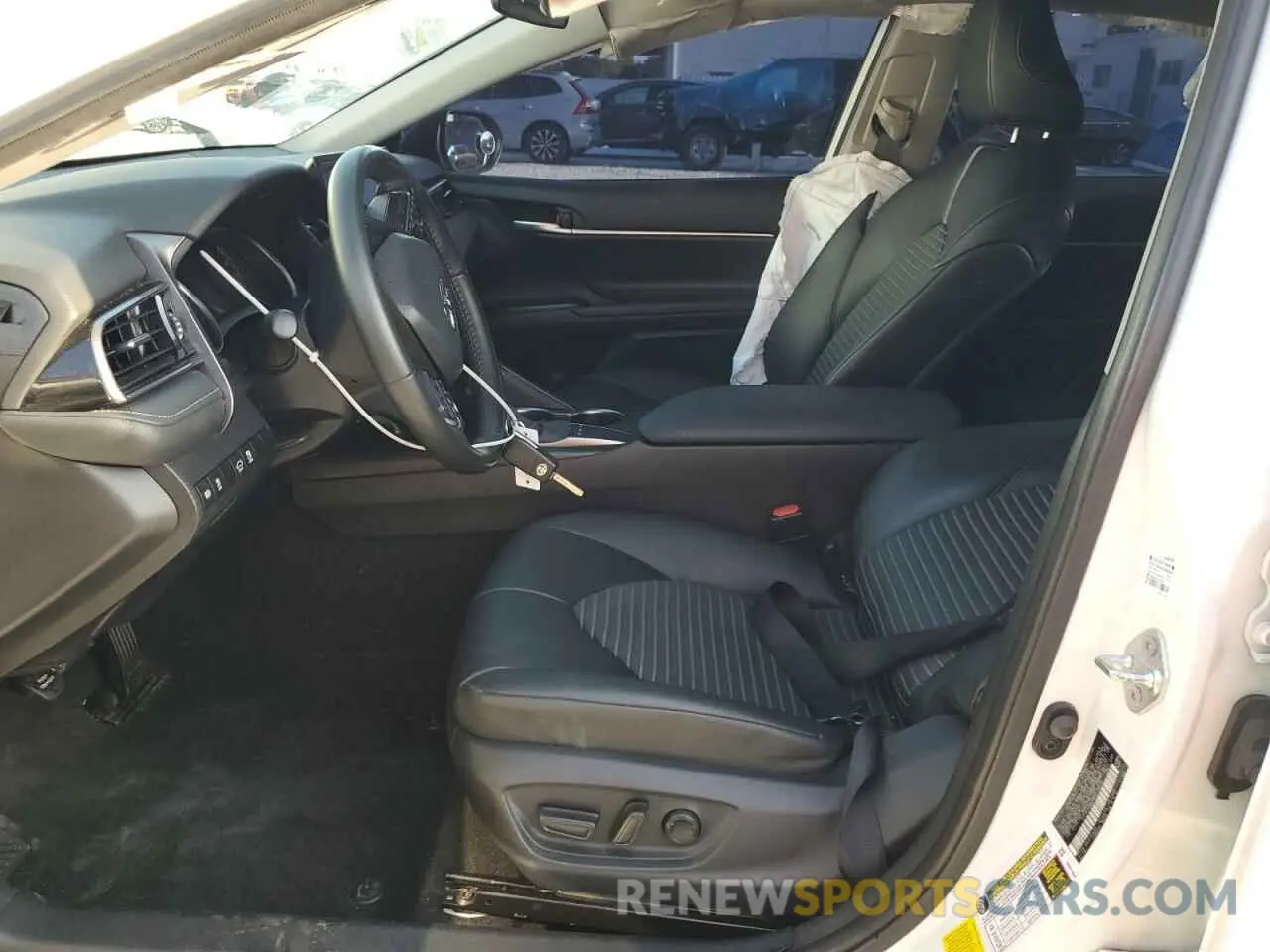 7 fotografías del automóvil dañado 4T1G11AKXRU213539 TOYOTA CAMRY 2024