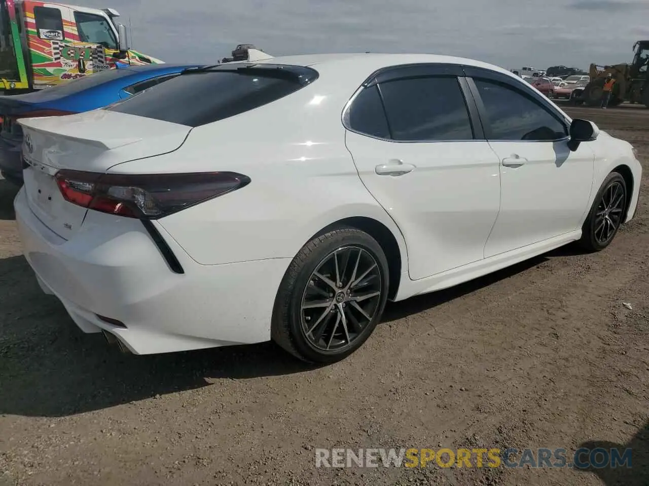 3 fotografías del automóvil dañado 4T1G11AKXRU242894 TOYOTA CAMRY 2024