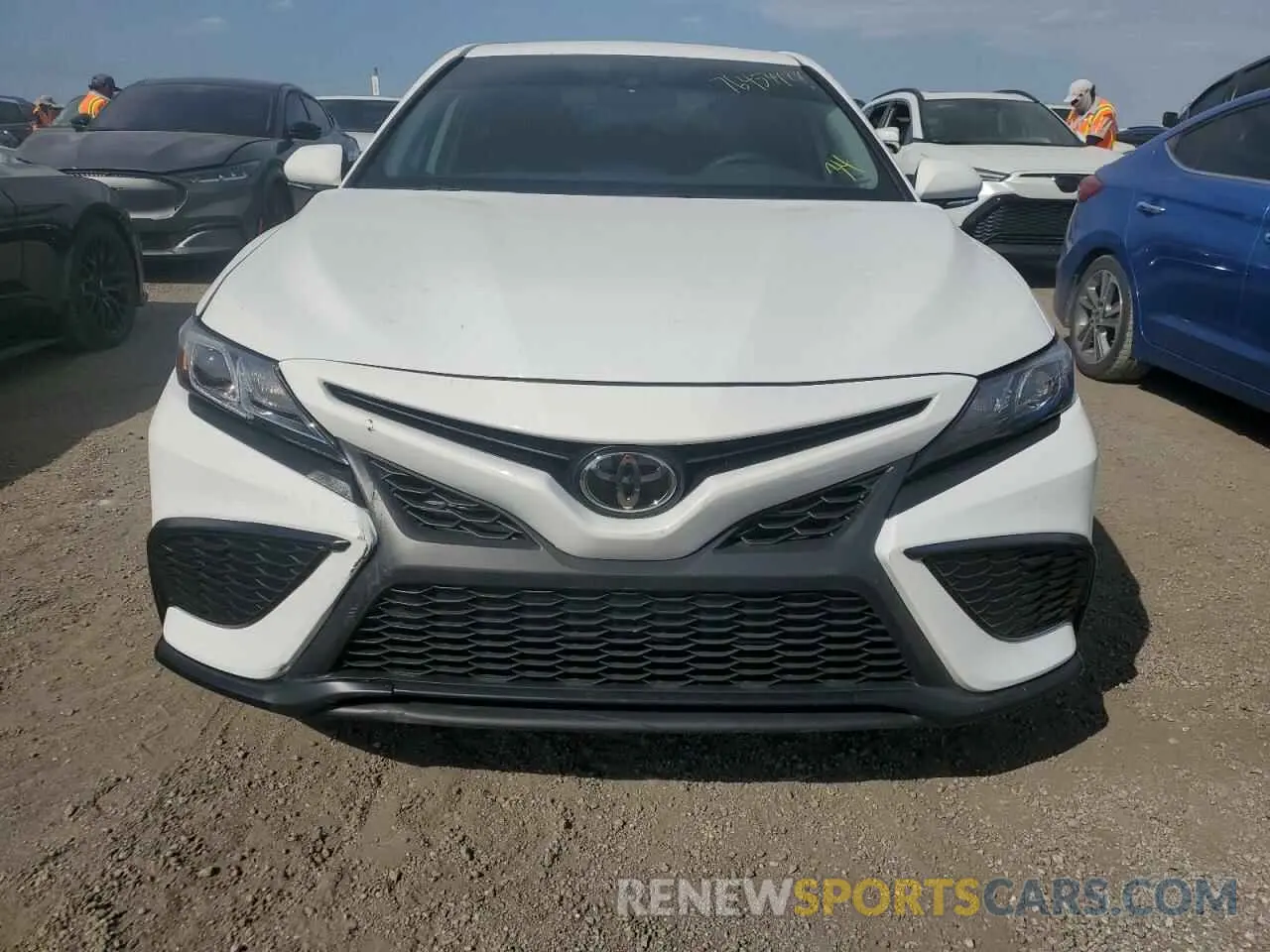 5 fotografías del automóvil dañado 4T1G11AKXRU242894 TOYOTA CAMRY 2024