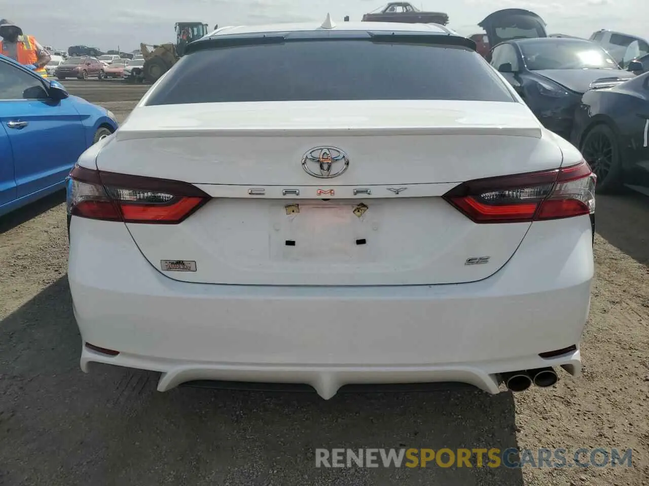 6 fotografías del automóvil dañado 4T1G11AKXRU242894 TOYOTA CAMRY 2024