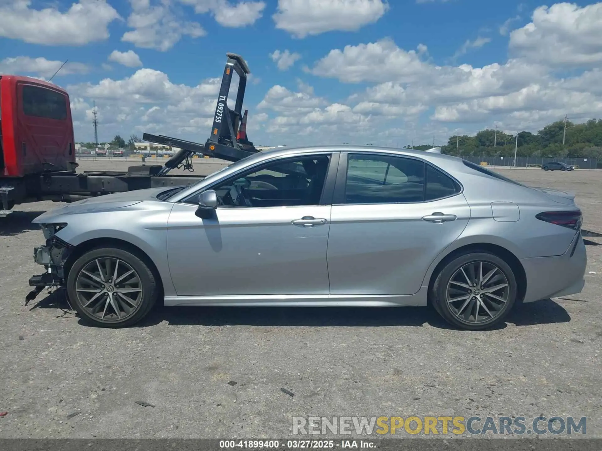 14 fotografías del automóvil dañado 4T1G11AKXRU252227 TOYOTA CAMRY 2024