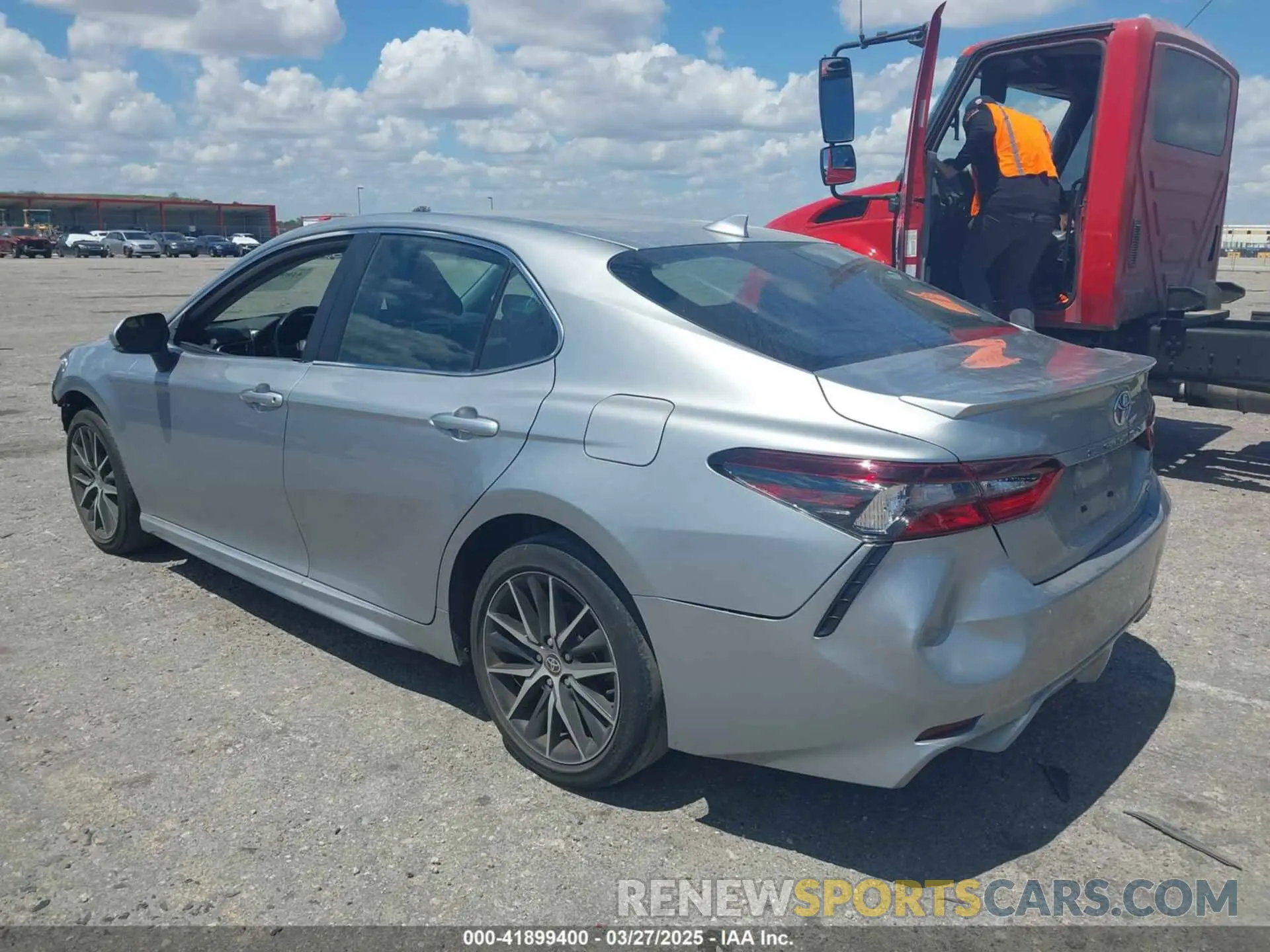 3 fotografías del automóvil dañado 4T1G11AKXRU252227 TOYOTA CAMRY 2024