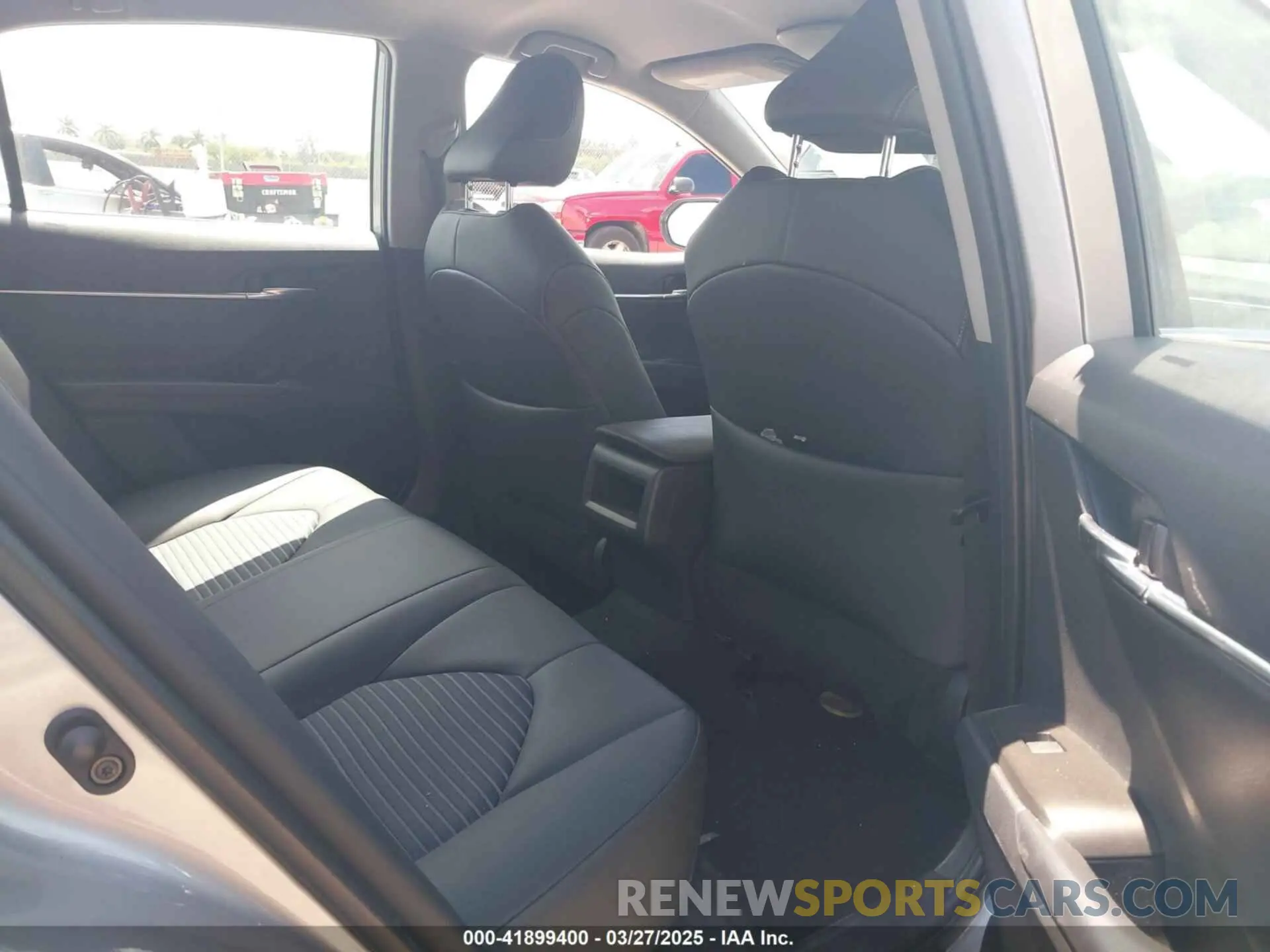 8 fotografías del automóvil dañado 4T1G11AKXRU252227 TOYOTA CAMRY 2024