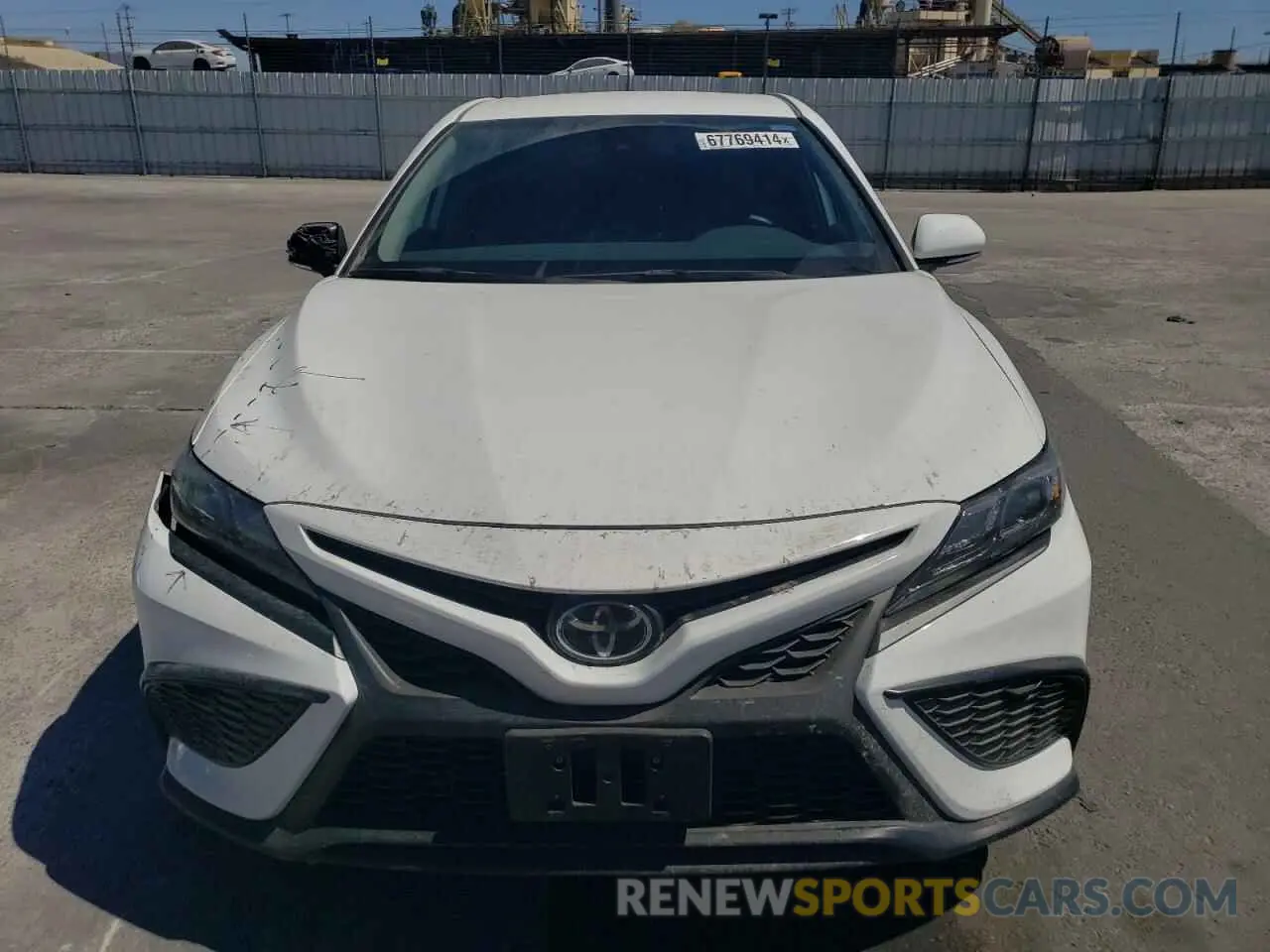 5 fotografías del automóvil dañado 4T1G11AKXRU845103 TOYOTA CAMRY 2024