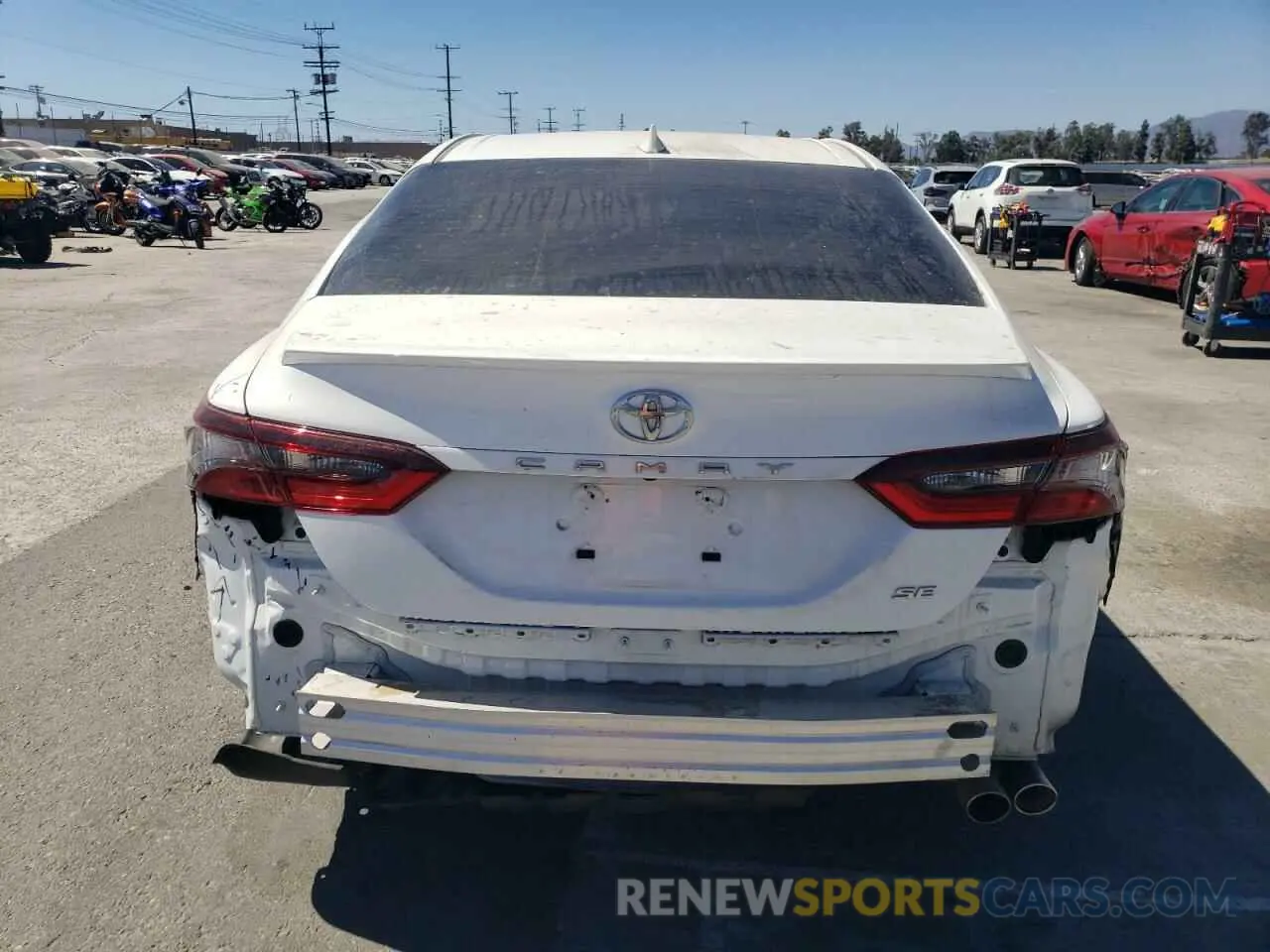 6 fotografías del automóvil dañado 4T1G11AKXRU845103 TOYOTA CAMRY 2024