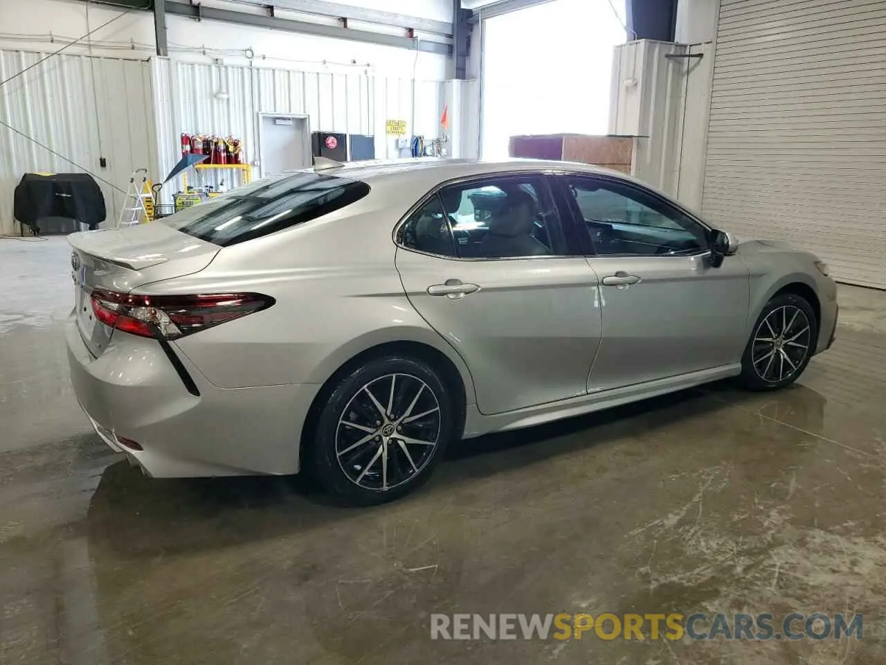 3 fotografías del automóvil dañado 4T1G11AKXRU849944 TOYOTA CAMRY 2024
