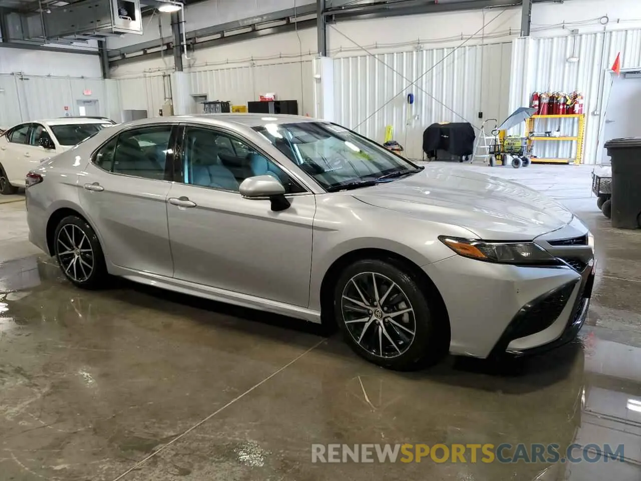 4 fotografías del automóvil dañado 4T1G11AKXRU849944 TOYOTA CAMRY 2024