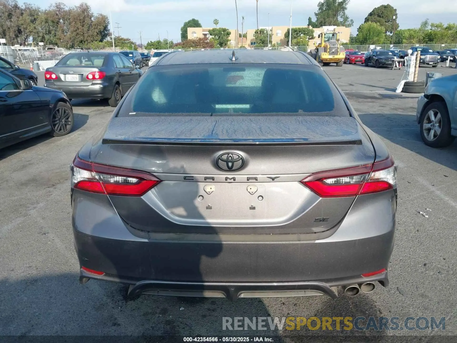 16 fotografías del automóvil dañado 4T1G11AKXRU866453 TOYOTA CAMRY 2024