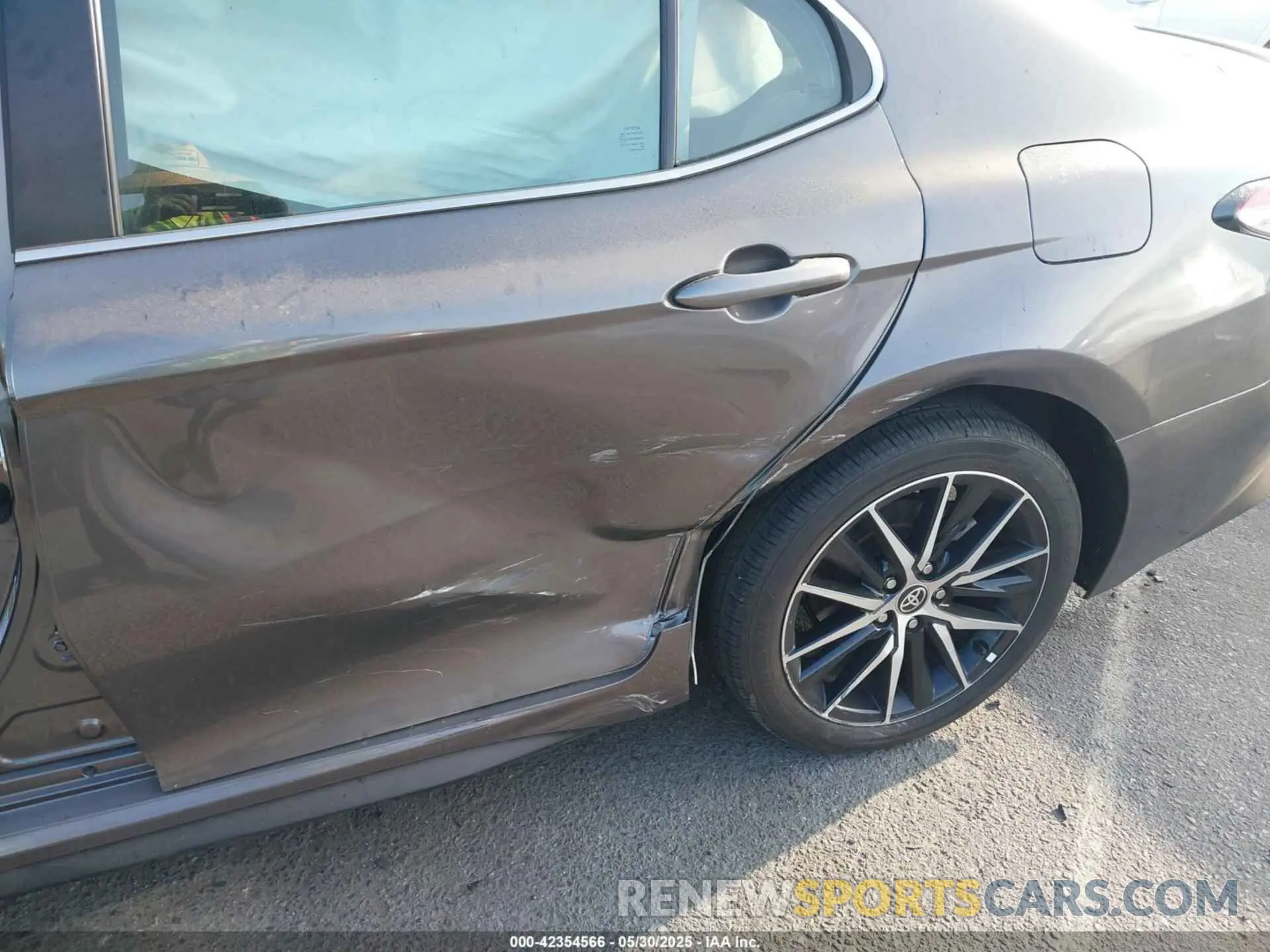 6 fotografías del automóvil dañado 4T1G11AKXRU866453 TOYOTA CAMRY 2024