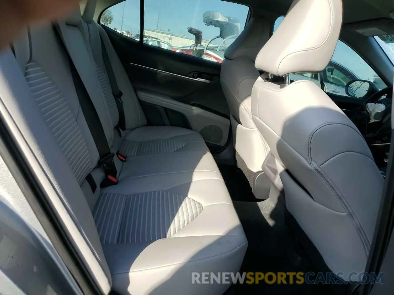 10 fotografías del automóvil dañado 4T1G11AKXRU871572 TOYOTA CAMRY 2024