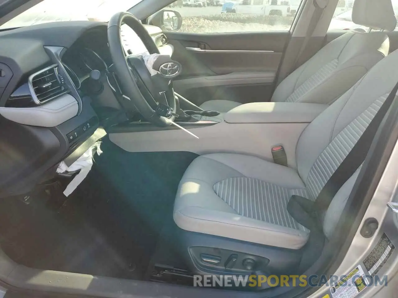 7 fotografías del automóvil dañado 4T1G11AKXRU871572 TOYOTA CAMRY 2024