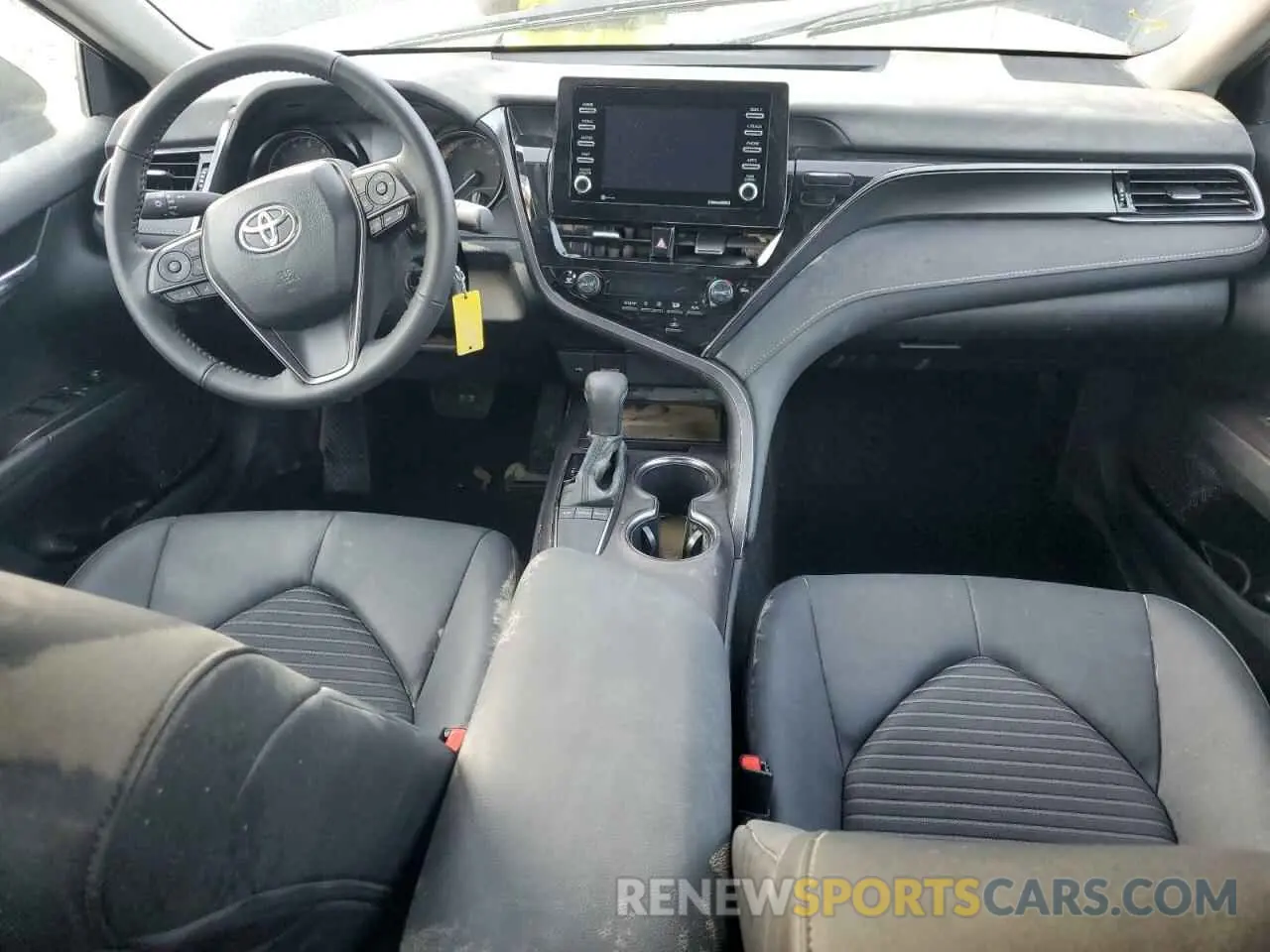 8 fotografías del automóvil dañado 4T1G11AKXRU895791 TOYOTA CAMRY 2024