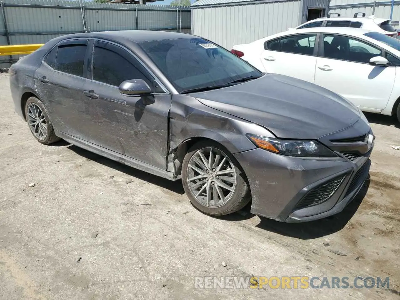4 fotografías del automóvil dañado 4T1G11AKXRU905042 TOYOTA CAMRY 2024