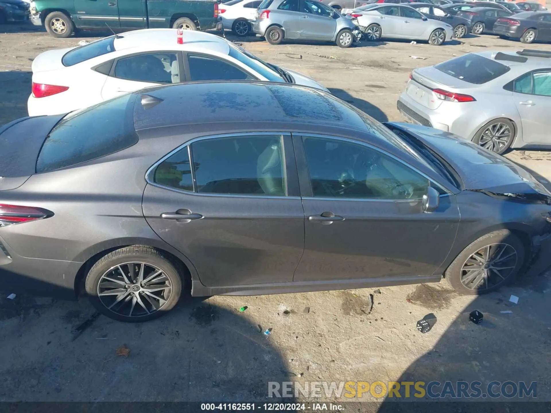 13 fotografías del automóvil dañado 4T1G11AKXRU909009 TOYOTA CAMRY 2024