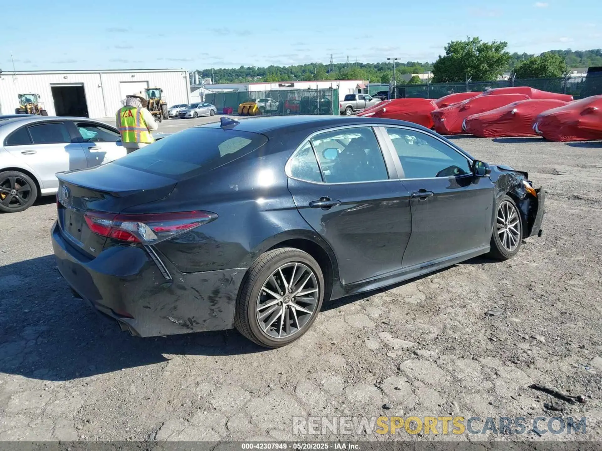 4 fotografías del automóvil dañado 4T1G11AKXRU914873 TOYOTA CAMRY 2024