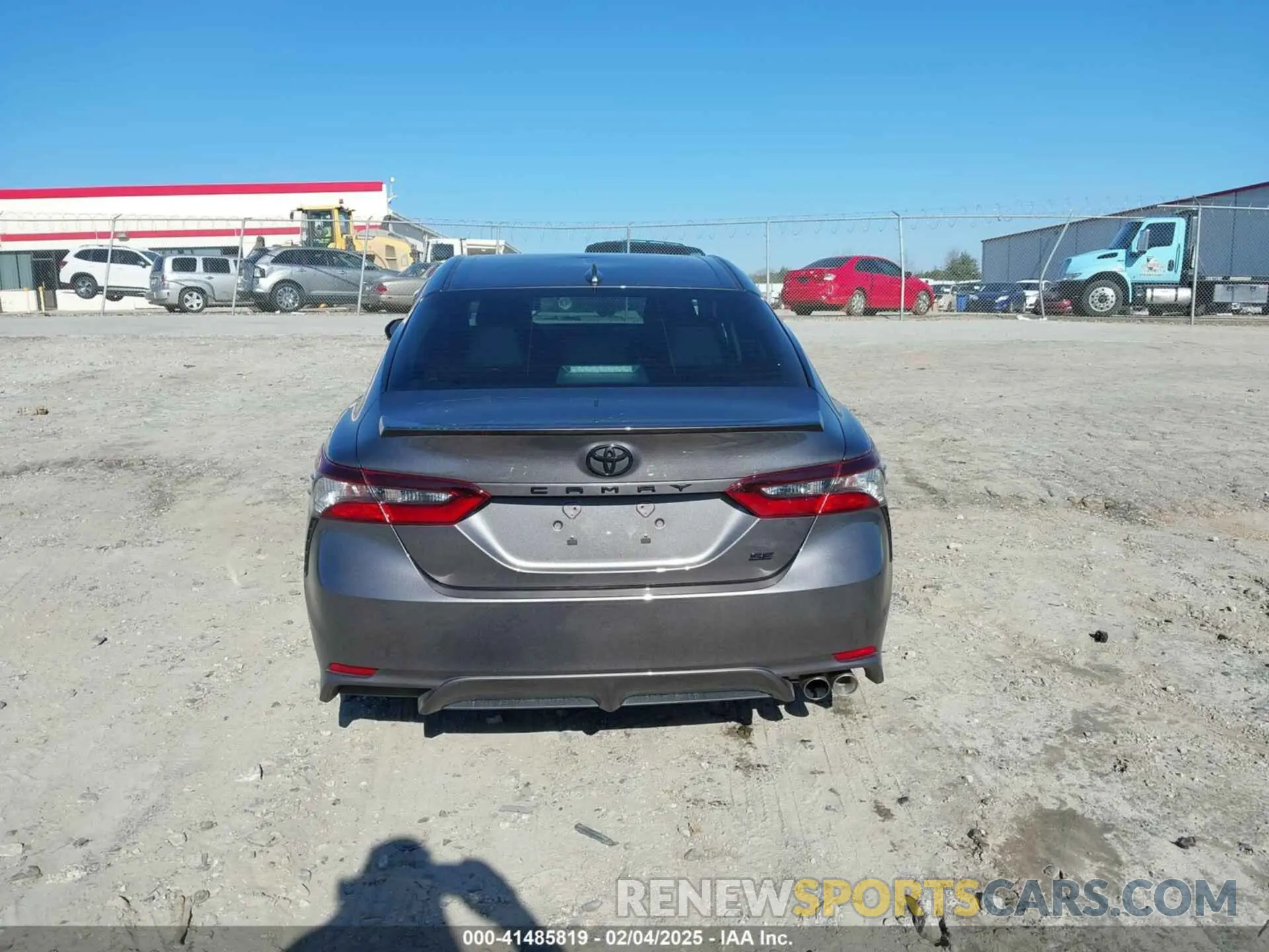17 fotografías del automóvil dañado 4T1G11AKXRU915876 TOYOTA CAMRY 2024