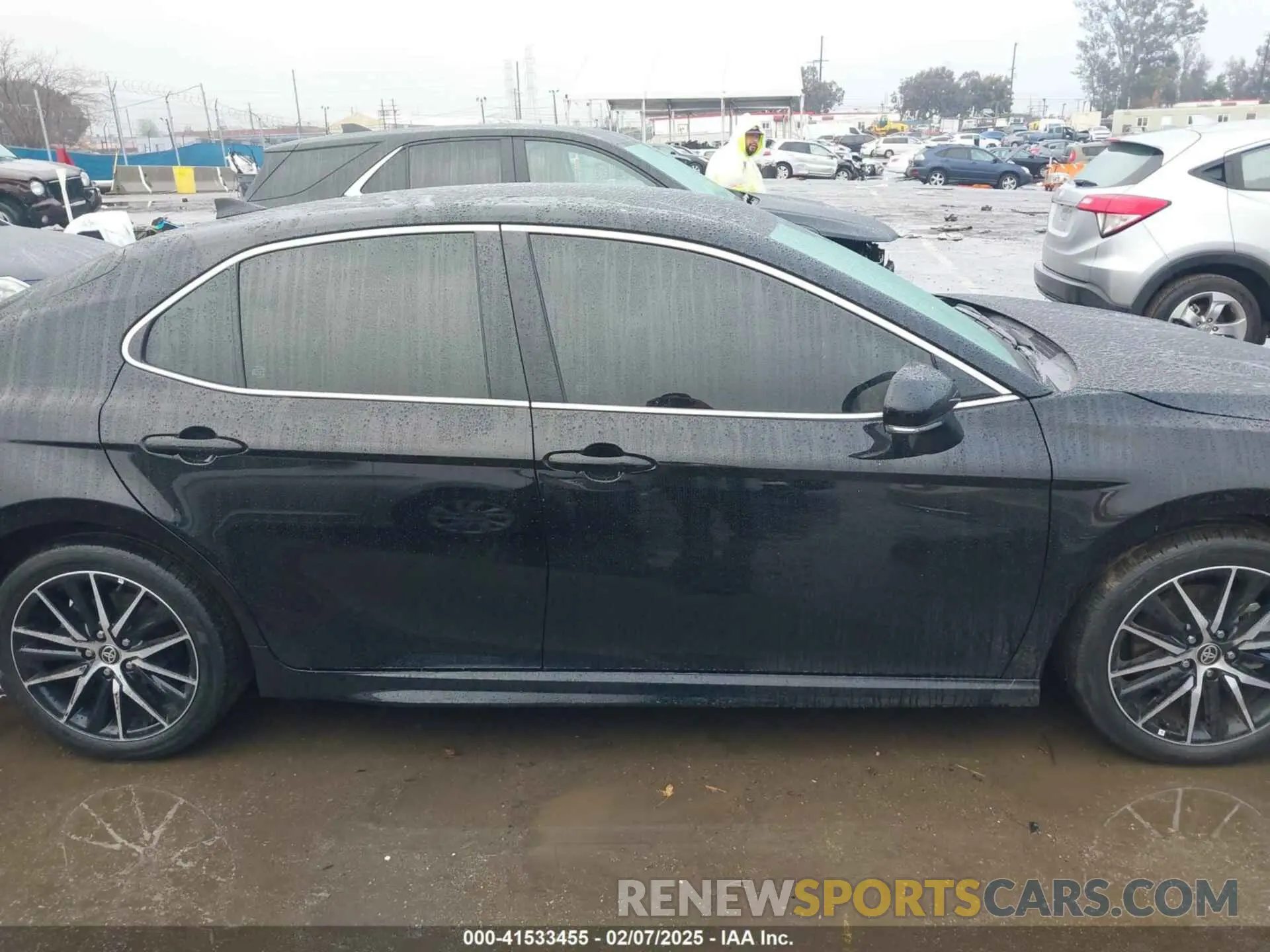 13 fotografías del automóvil dañado 4T1G11AKXRU921175 TOYOTA CAMRY 2024