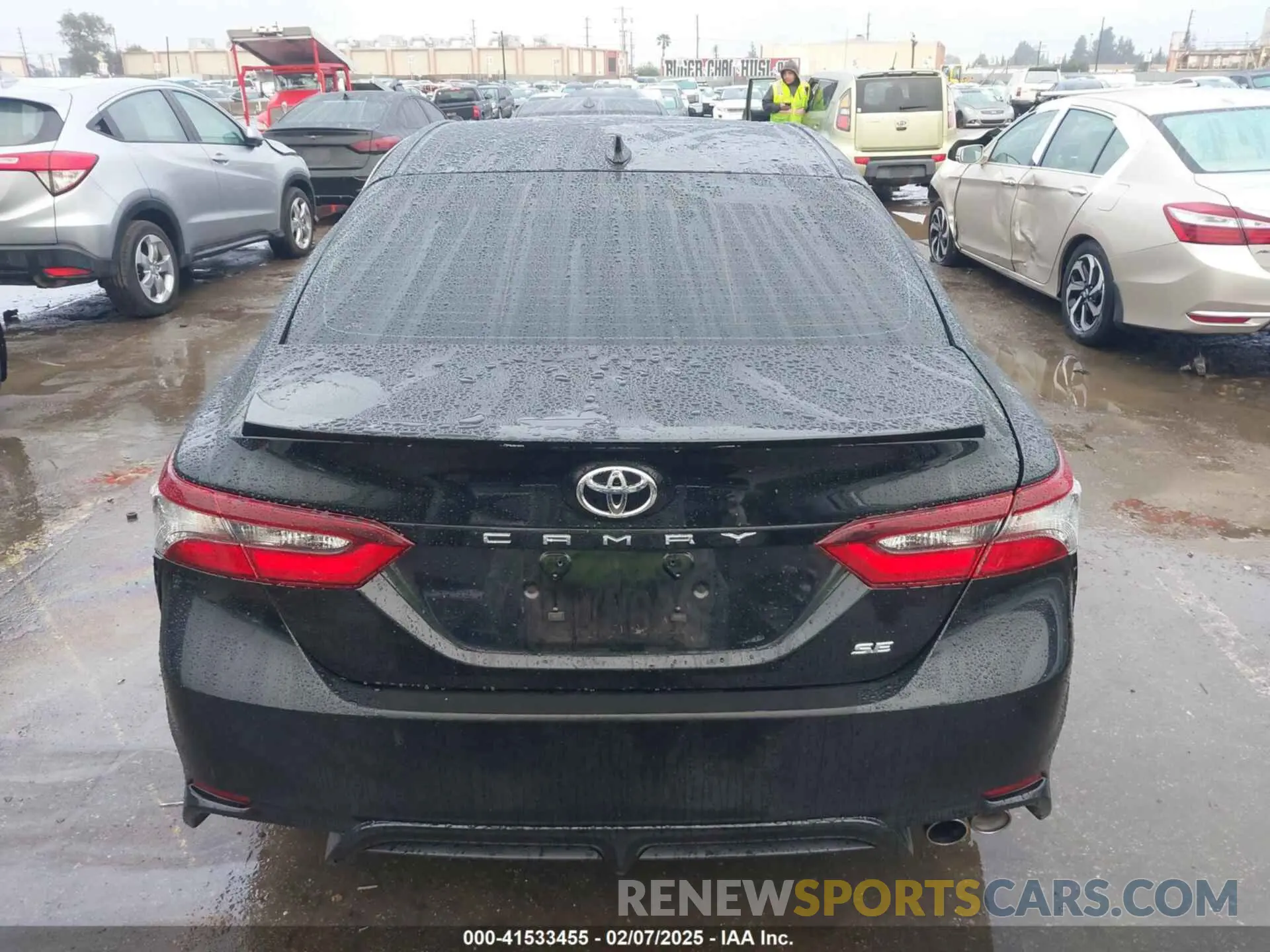 16 fotografías del automóvil dañado 4T1G11AKXRU921175 TOYOTA CAMRY 2024
