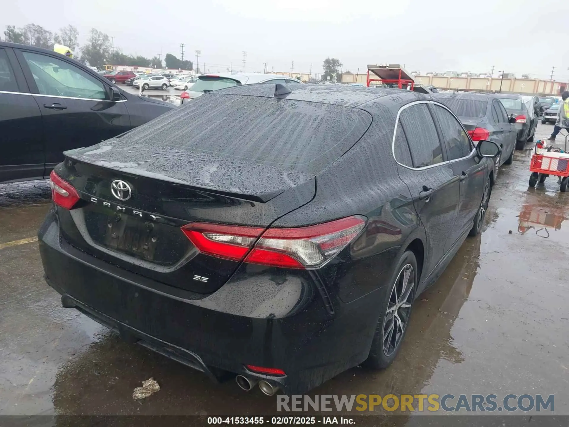 4 fotografías del automóvil dañado 4T1G11AKXRU921175 TOYOTA CAMRY 2024