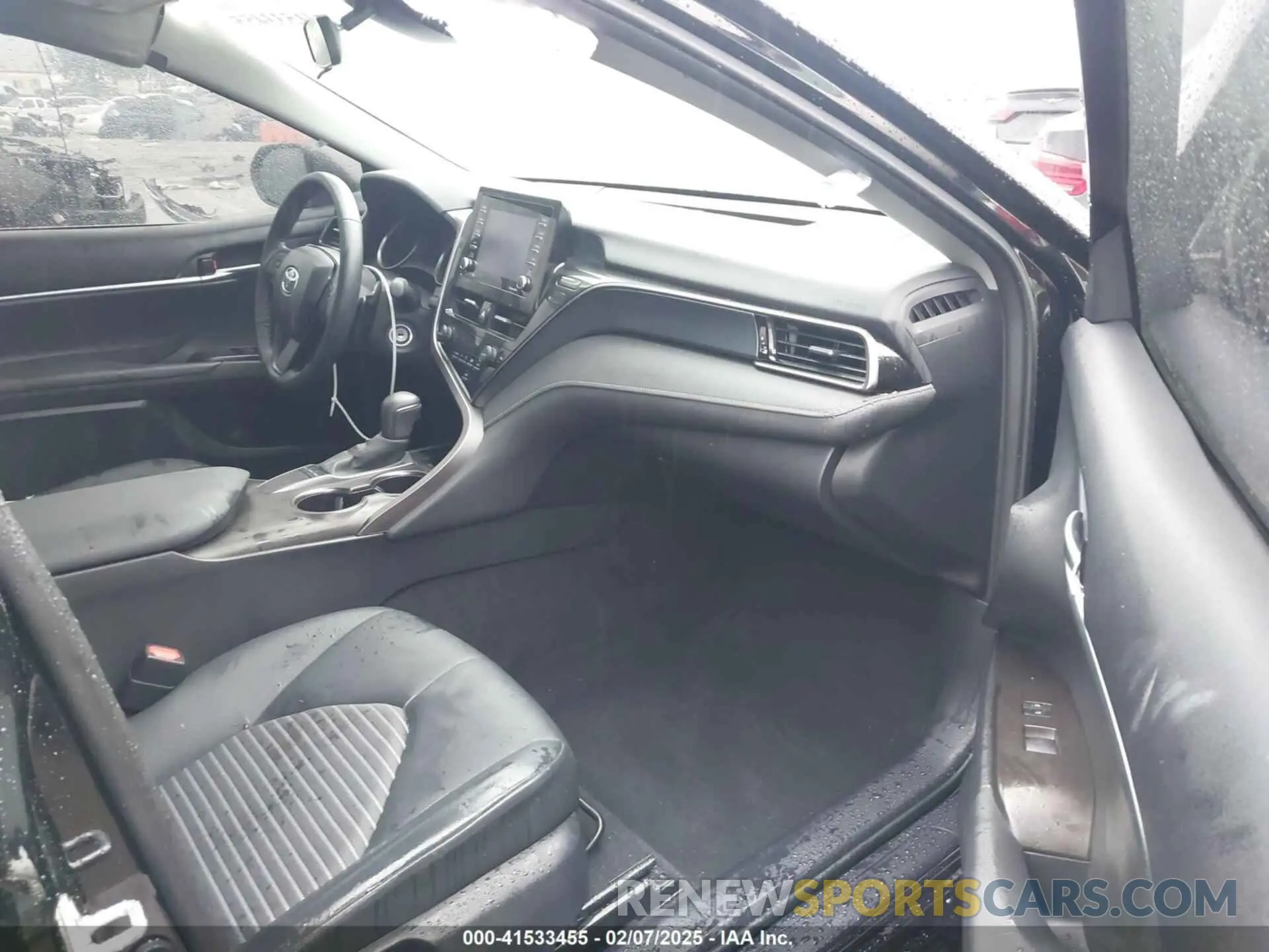 5 fotografías del automóvil dañado 4T1G11AKXRU921175 TOYOTA CAMRY 2024