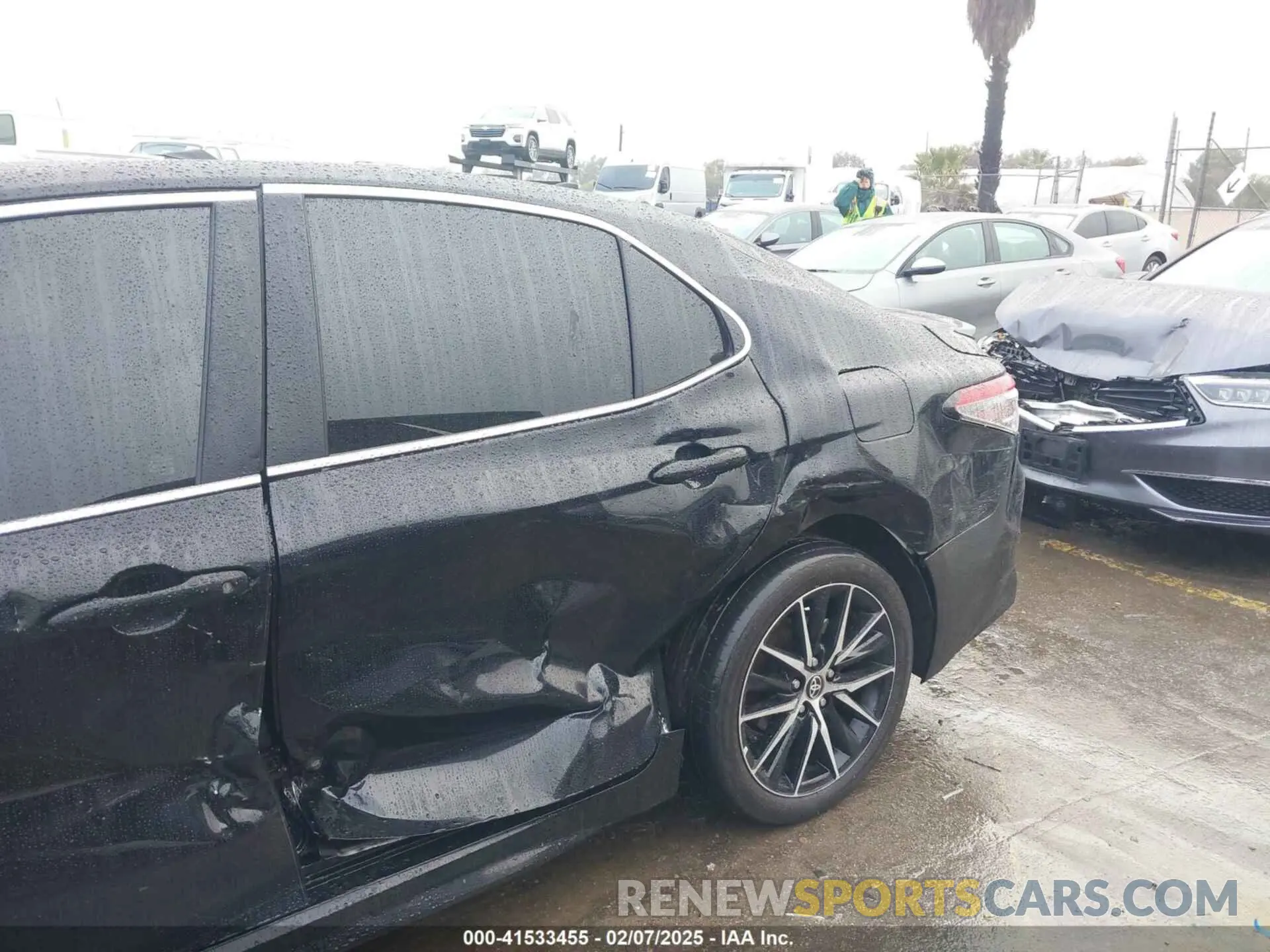 6 fotografías del automóvil dañado 4T1G11AKXRU921175 TOYOTA CAMRY 2024