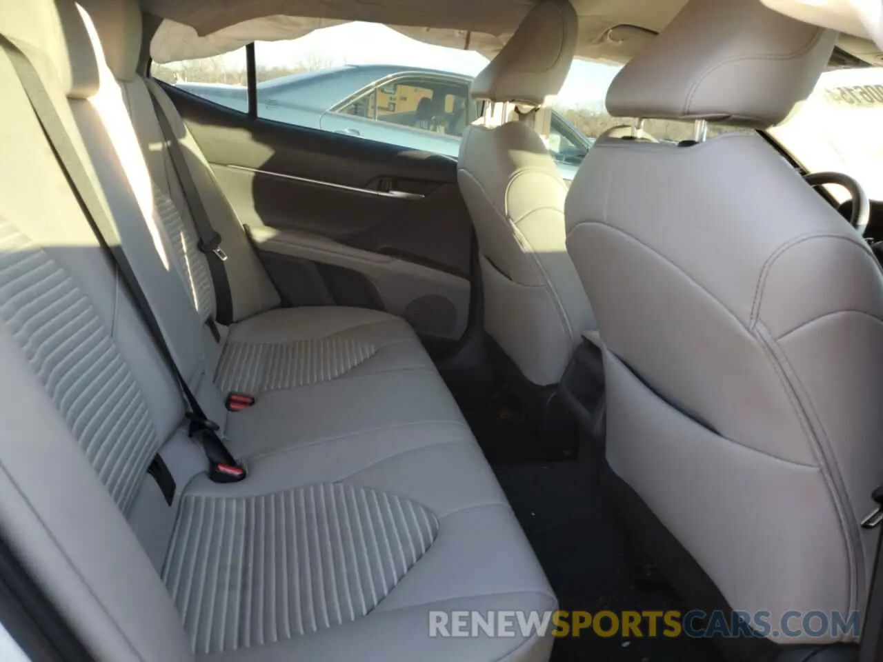 10 fotografías del automóvil dañado 4T1G11BK0RU109964 TOYOTA CAMRY 2024