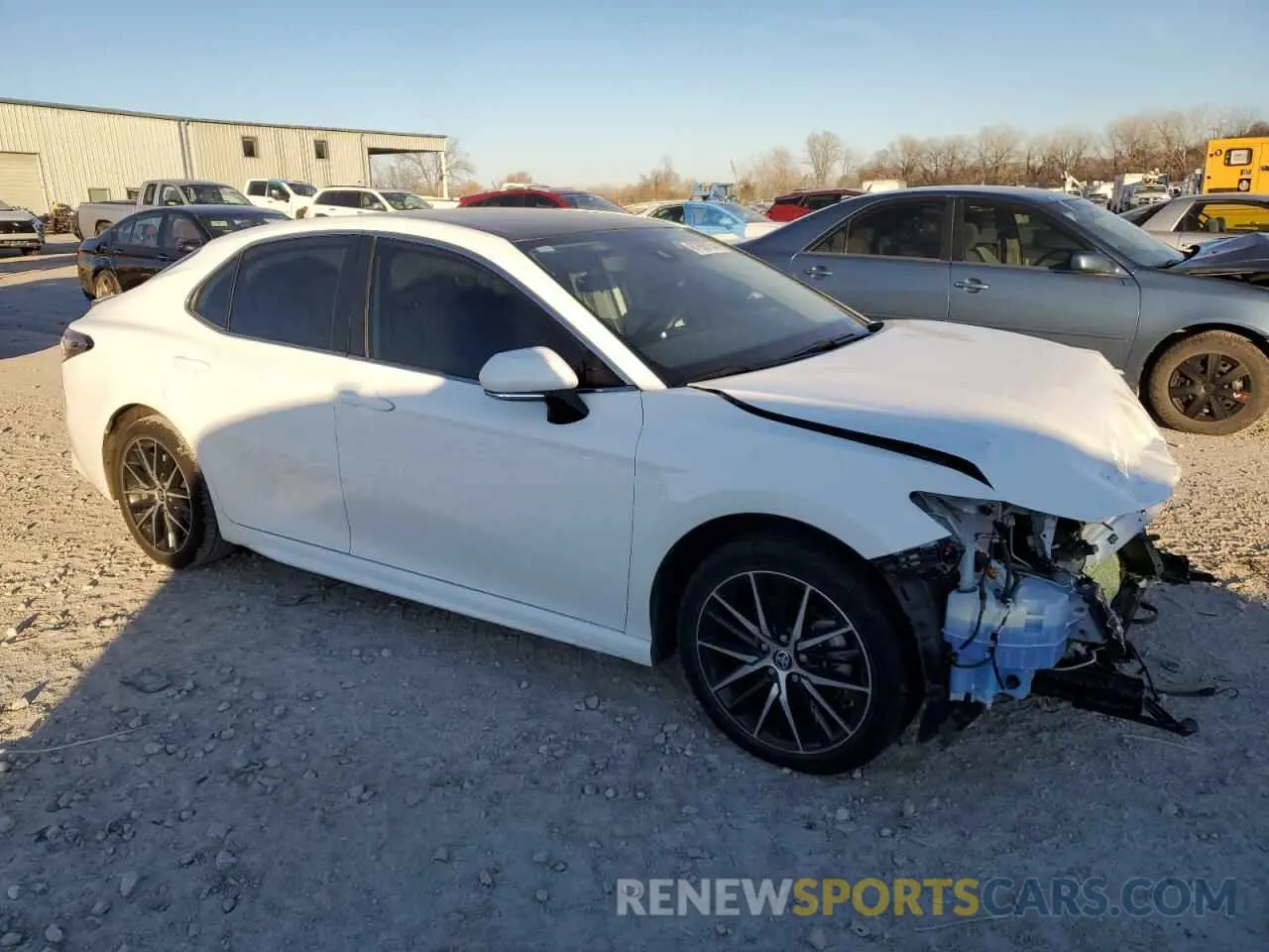 4 fotografías del automóvil dañado 4T1G11BK0RU109964 TOYOTA CAMRY 2024