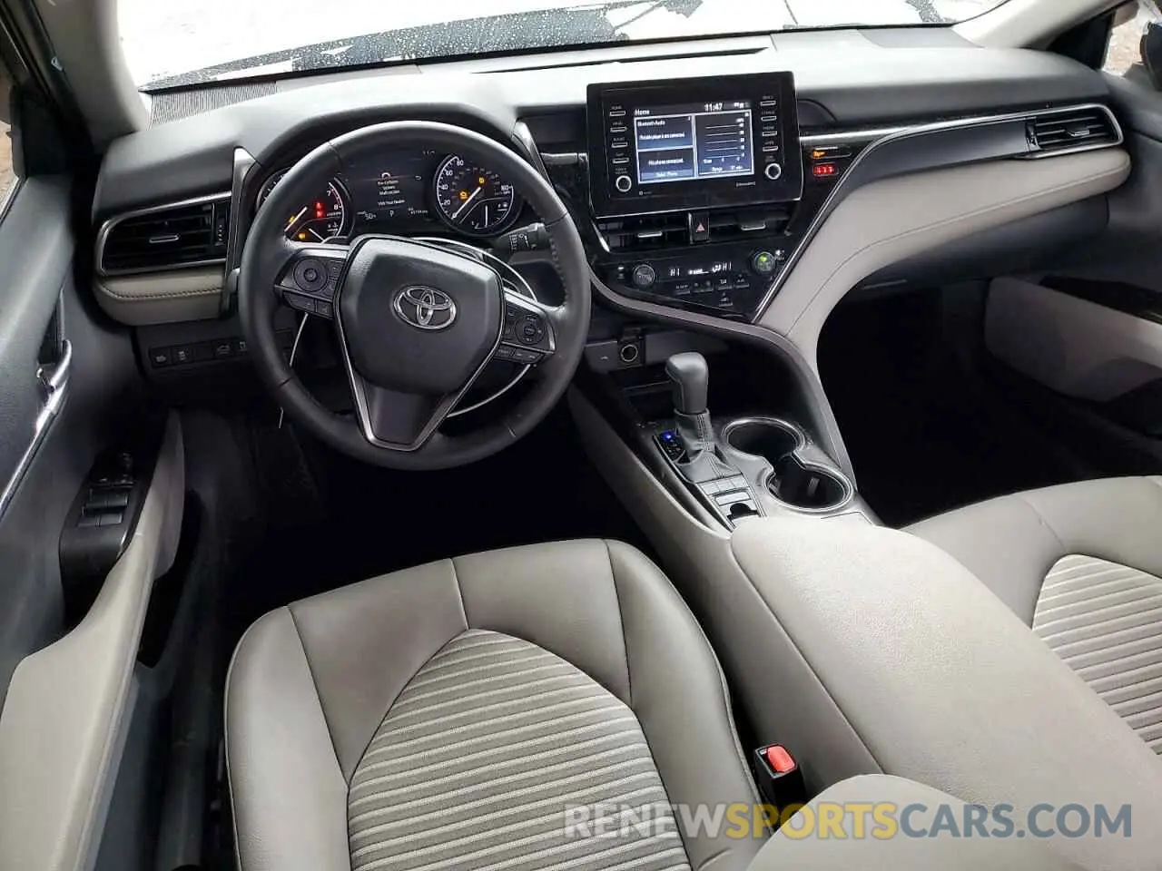 8 fotografías del automóvil dañado 4T1G11BK0RU117420 TOYOTA CAMRY 2024